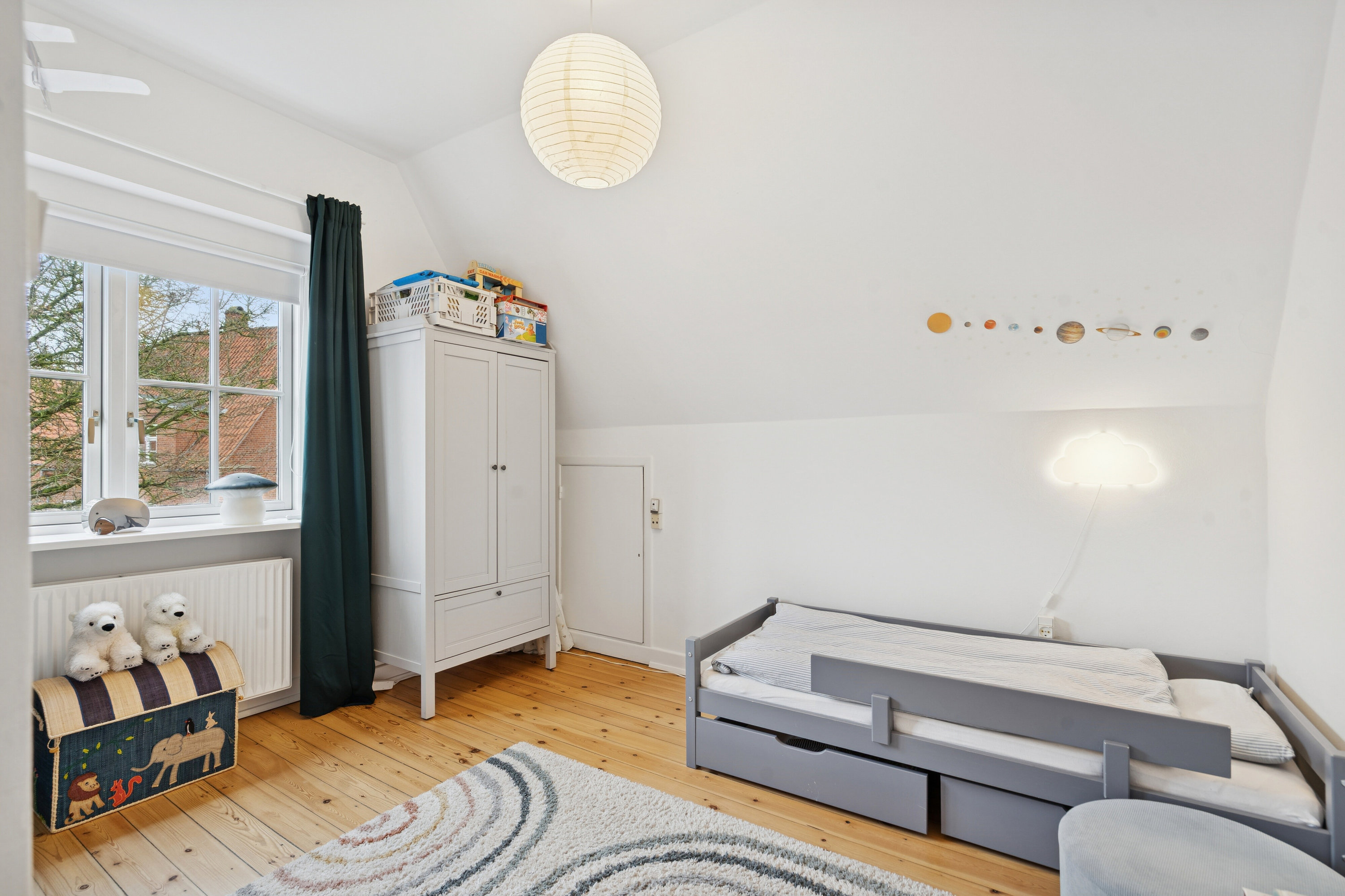 Fremhævet børneværelse billede i fuldskærmstilstand. Billede af Tesdorpfsvej 53, 5000 Odense C