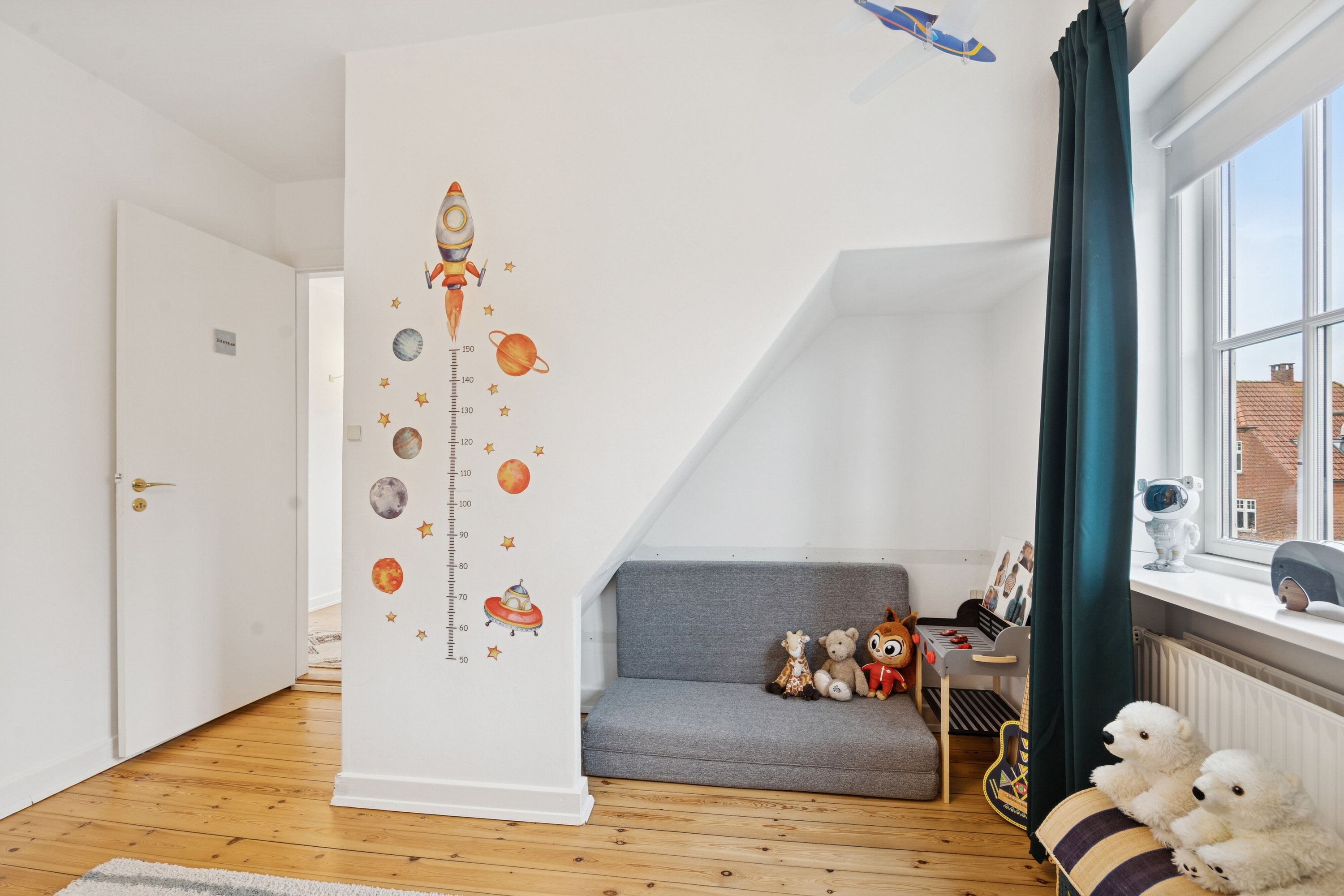 Fremhævet børneværelse billede i fuldskærmstilstand. Billede af Tesdorpfsvej 53, 5000 Odense C