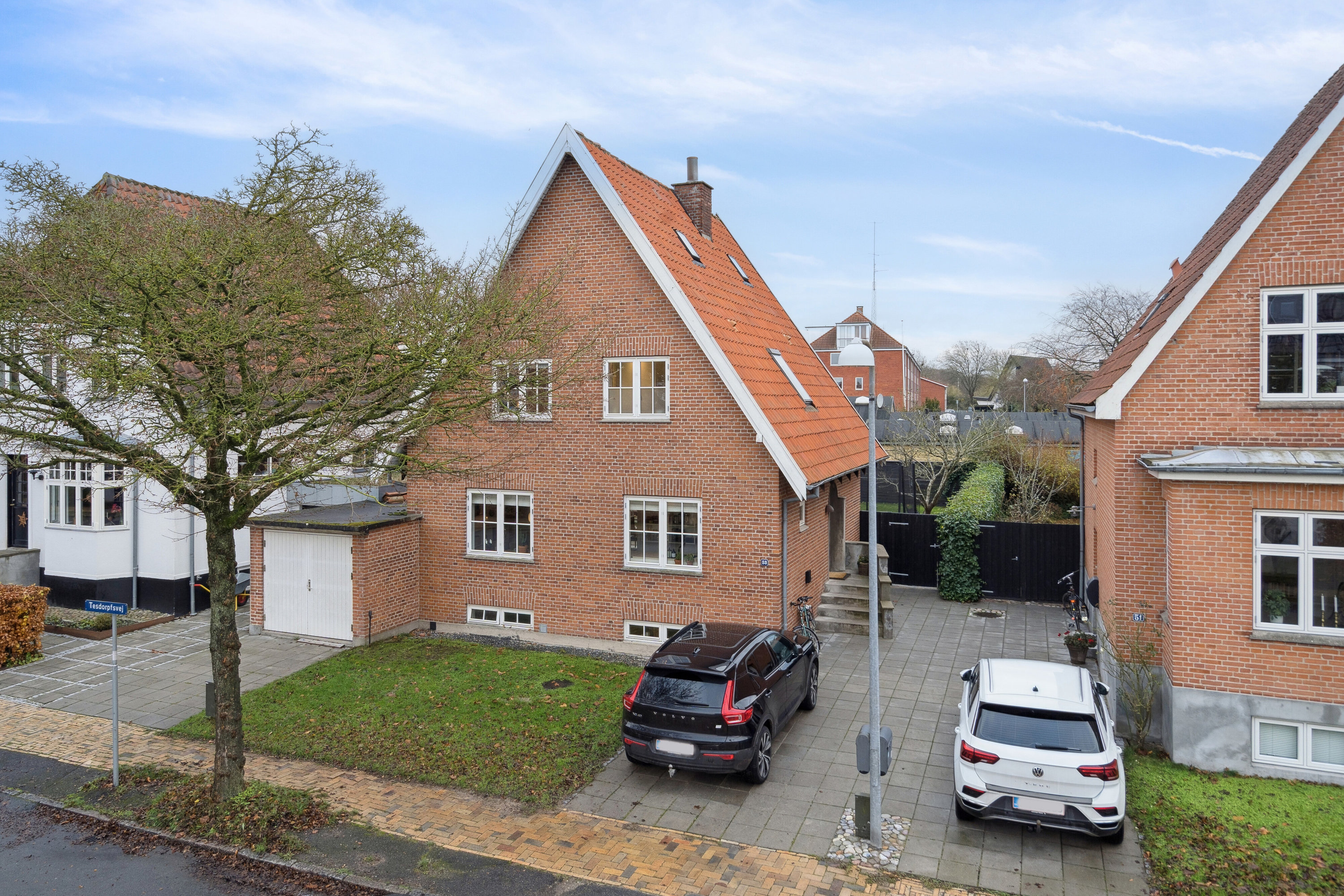 Fremhævet set fra vejen billede i fuldskærmstilstand. Billede af Tesdorpfsvej 53, 5000 Odense C