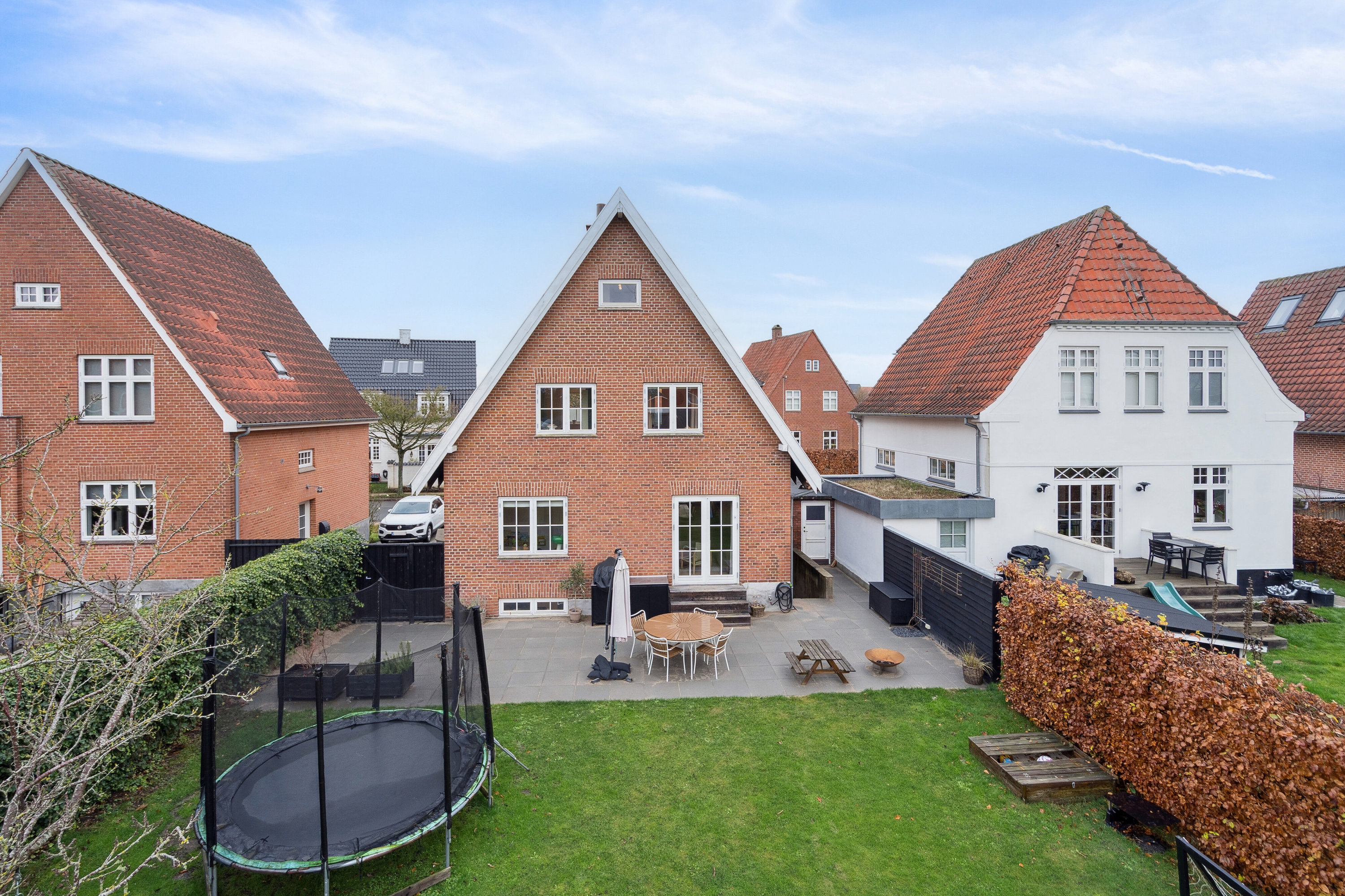 Fremhævet set fra haven billede i fuldskærmstilstand. Billede af Tesdorpfsvej 53, 5000 Odense C