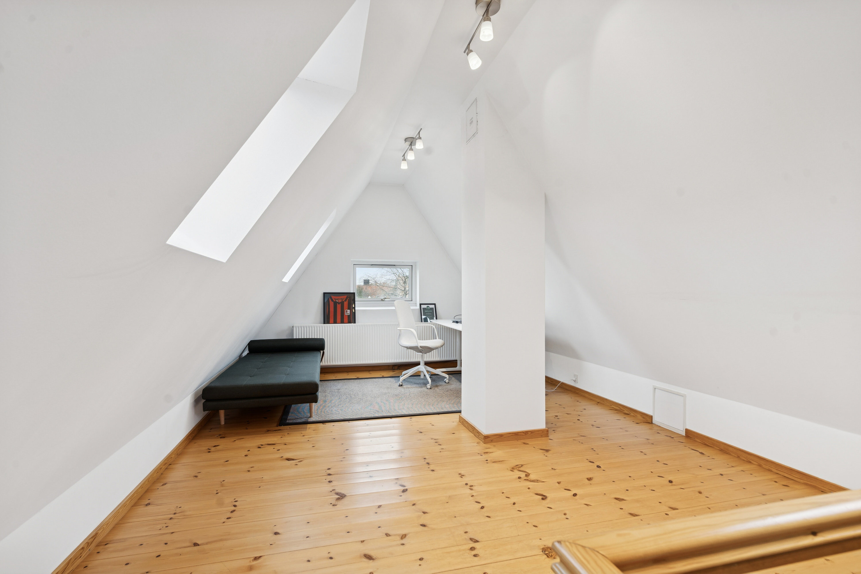 Fremhævet værelse billede i fuldskærmstilstand. Billede af Tesdorpfsvej 53, 5000 Odense C