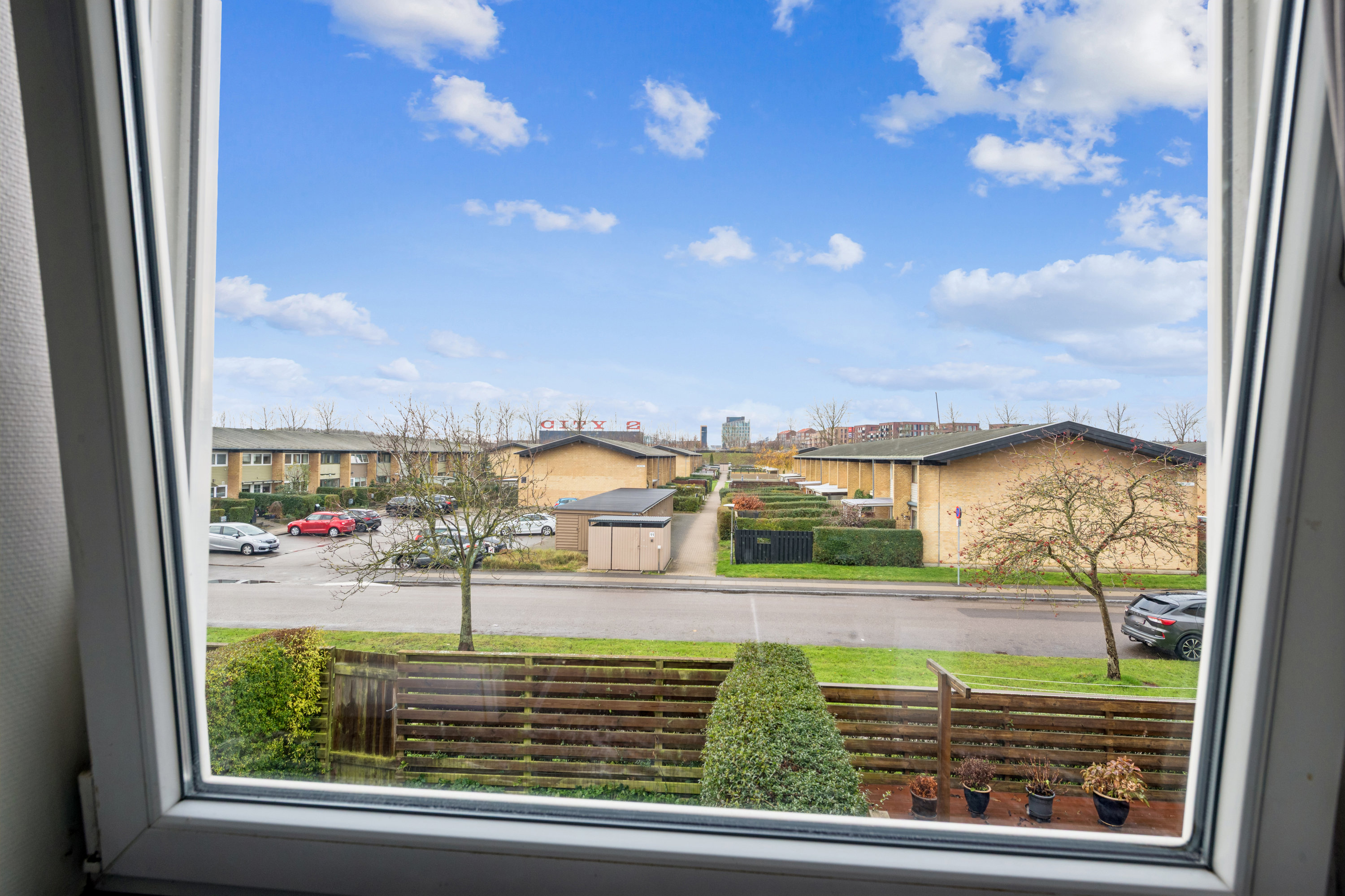 Fremhævet udsigt billede i fuldskærmstilstand. Billede af Rønnevangshusene 39, 1. mf., 2630 Taastrup