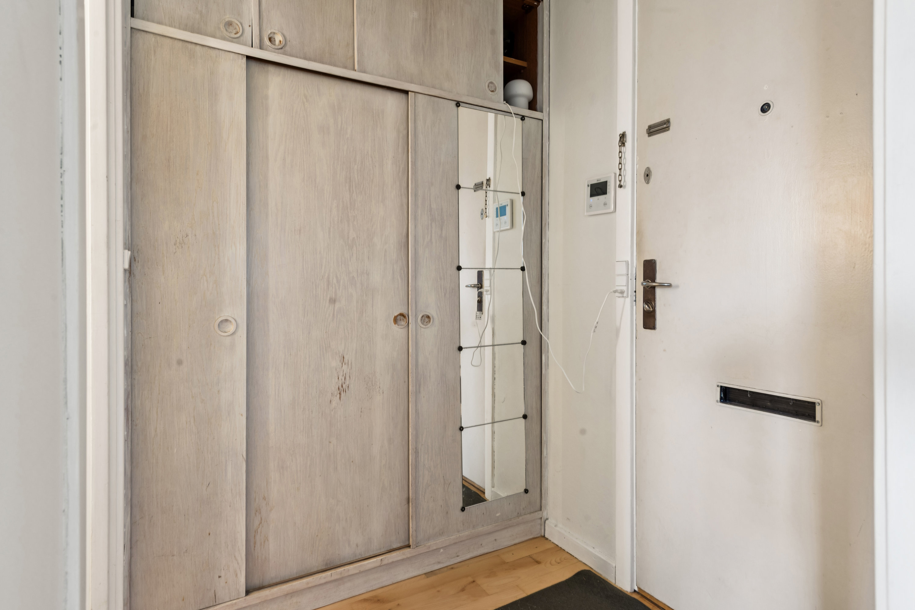 Fremhævet entré billede i fuldskærmstilstand. Billede af Rønnevangshusene 39, 1. mf., 2630 Taastrup