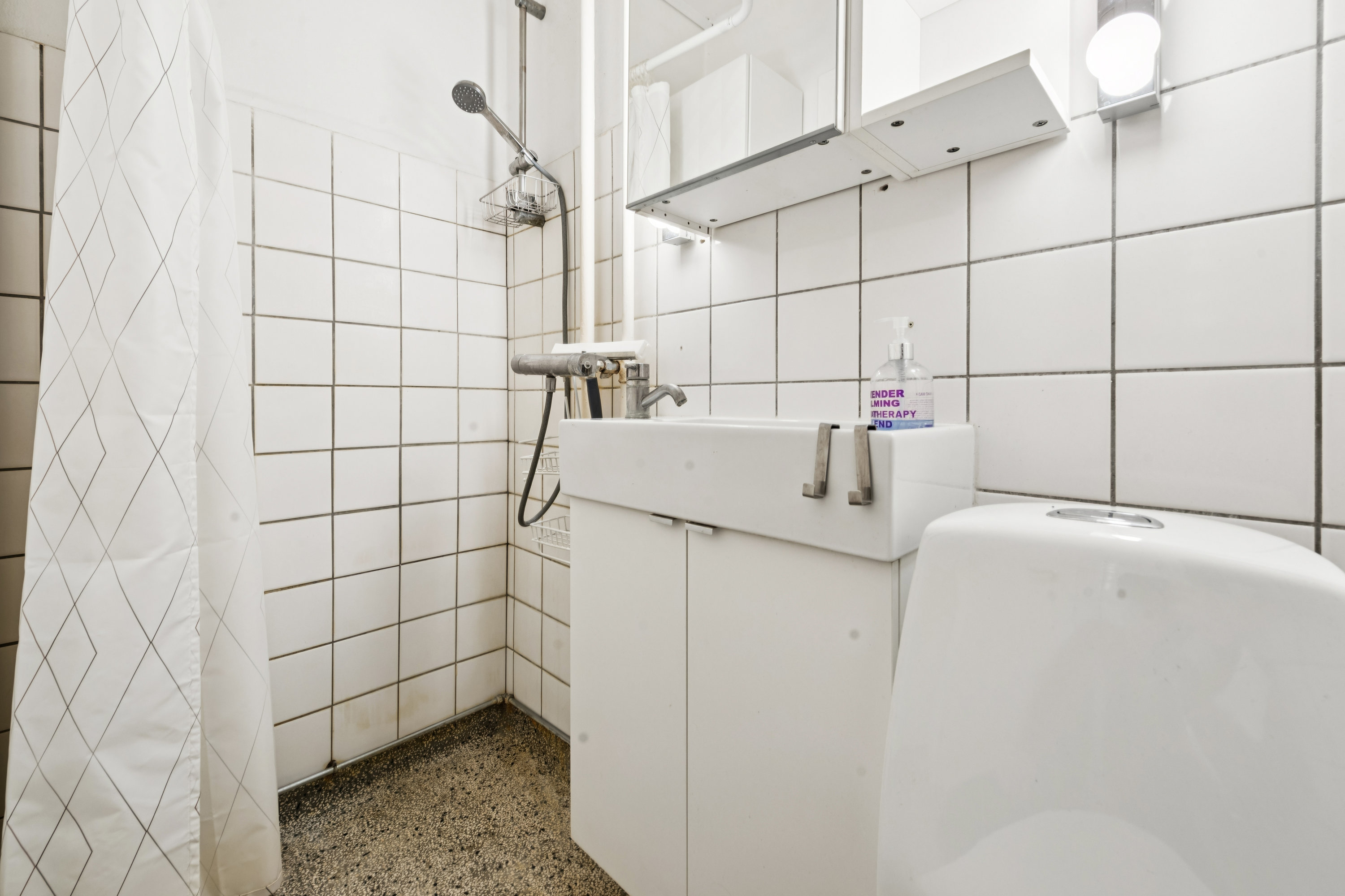 Fremhævet badeværelse billede i fuldskærmstilstand. Billede af Rønnevangshusene 39, 1. mf., 2630 Taastrup