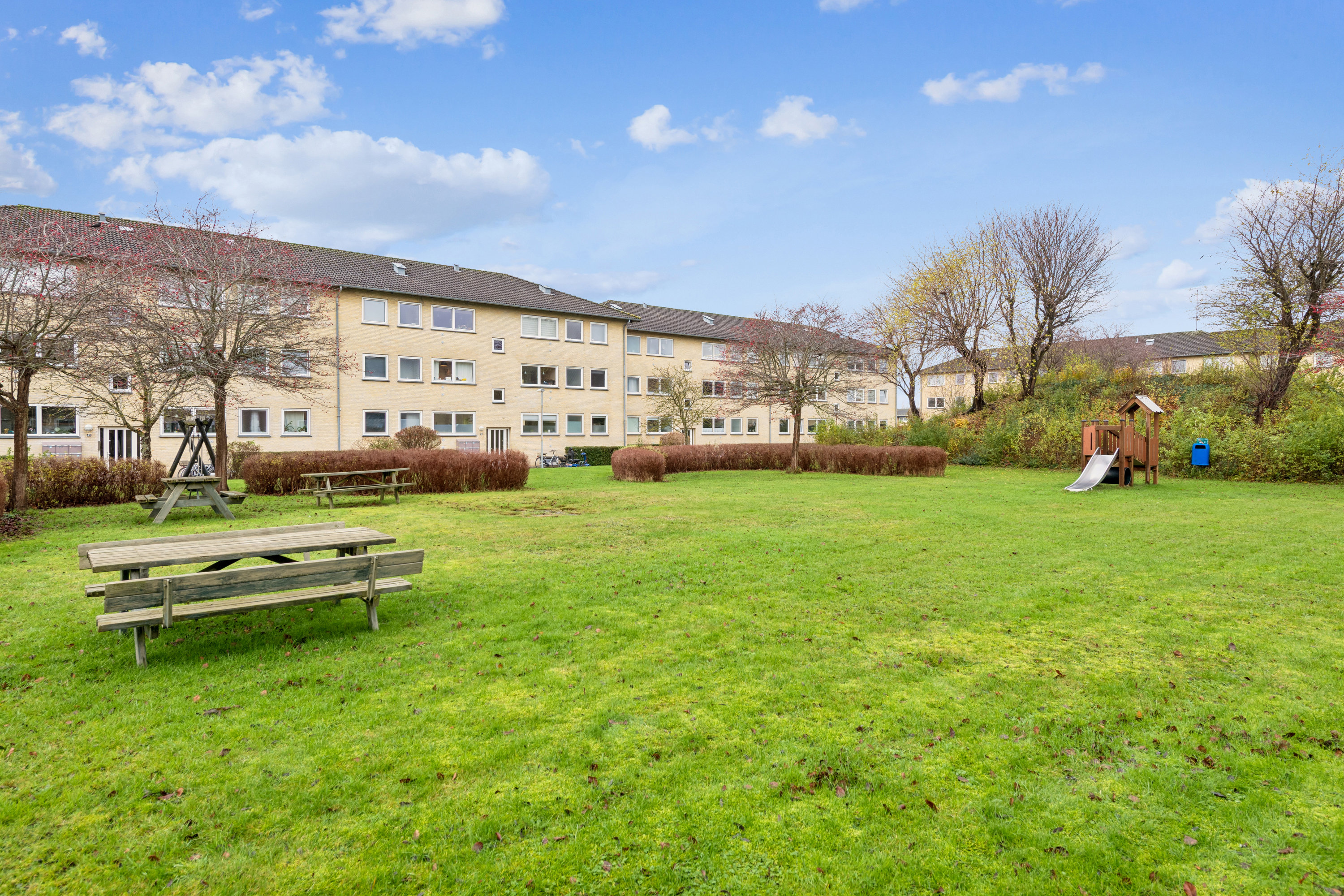 Fremhævet omgivelser billede i fuldskærmstilstand. Billede af Rønnevangshusene 39, 1. mf., 2630 Taastrup