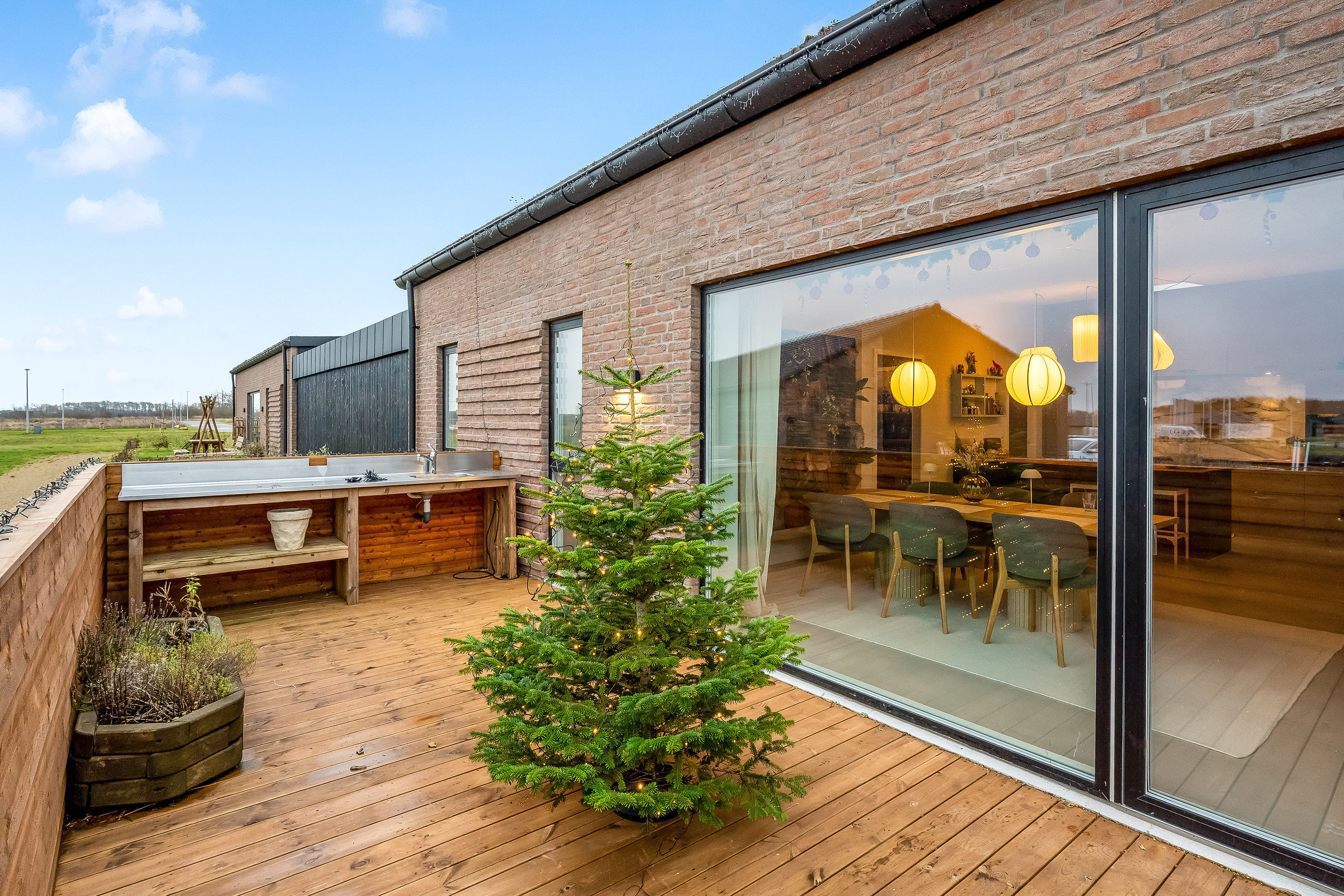 Fremhævet terrasse billede i fuldskærmstilstand. Billede af Sikahjorten 12, Halgårde, 7500 Holstebro