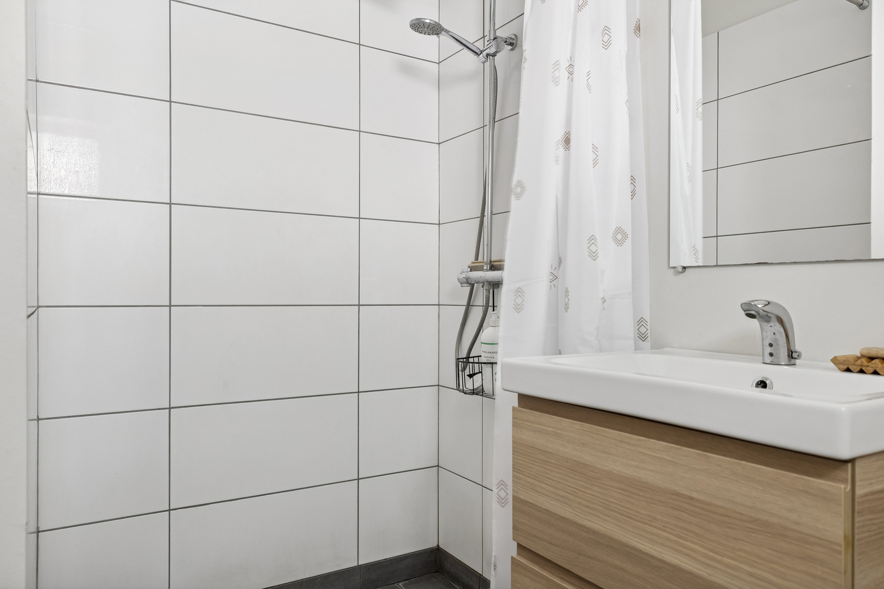 Fremhævet badeværelse billede i fuldskærmstilstand. Billede af Albanigade 67, 1. 7., 5000 Odense C