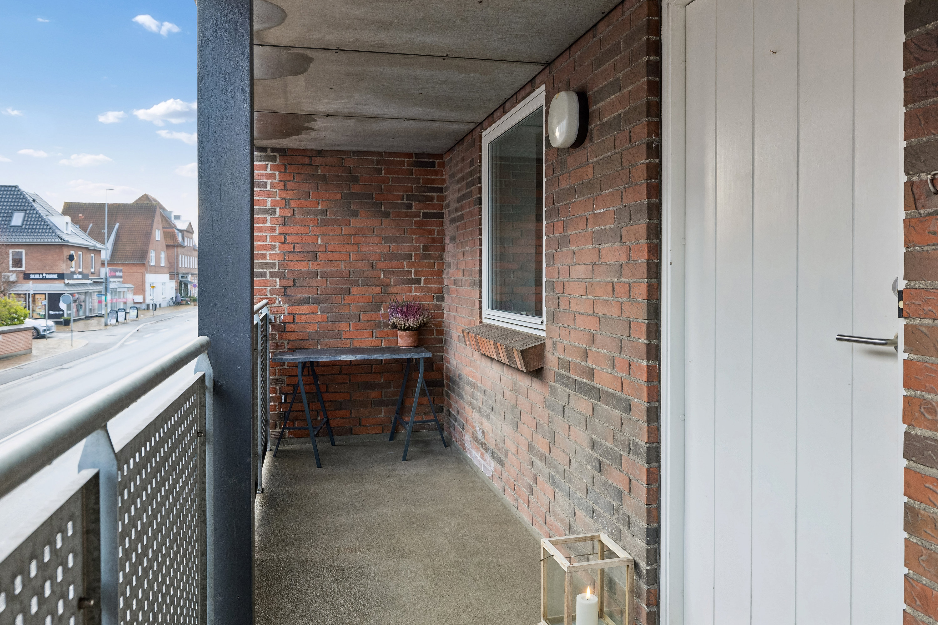 Fremhævet altan billede i fuldskærmstilstand. Billede af Albanigade 67, 1. 7., 5000 Odense C