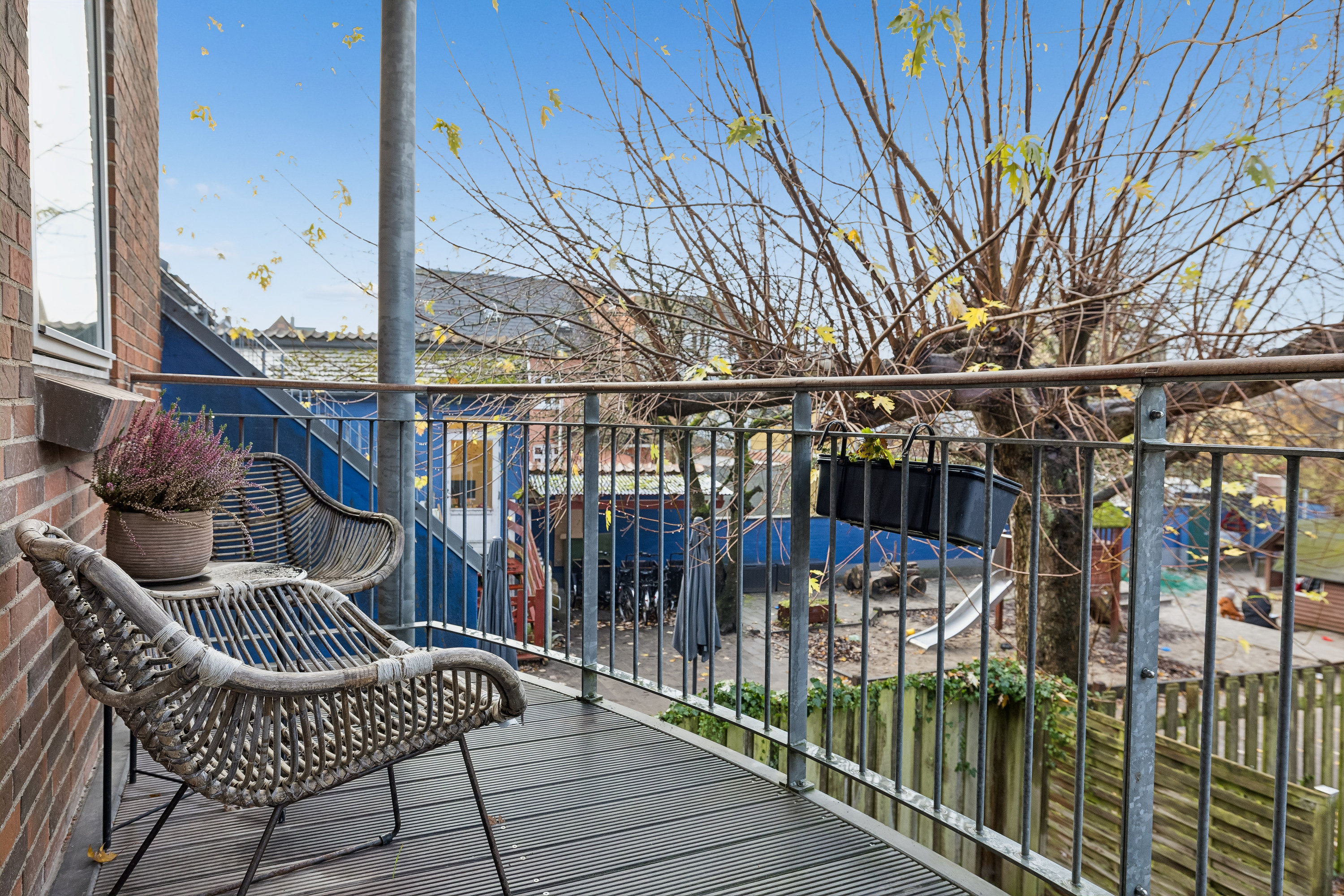 Fremhævet altan billede i fuldskærmstilstand. Billede af Albanigade 67, 1. 7., 5000 Odense C