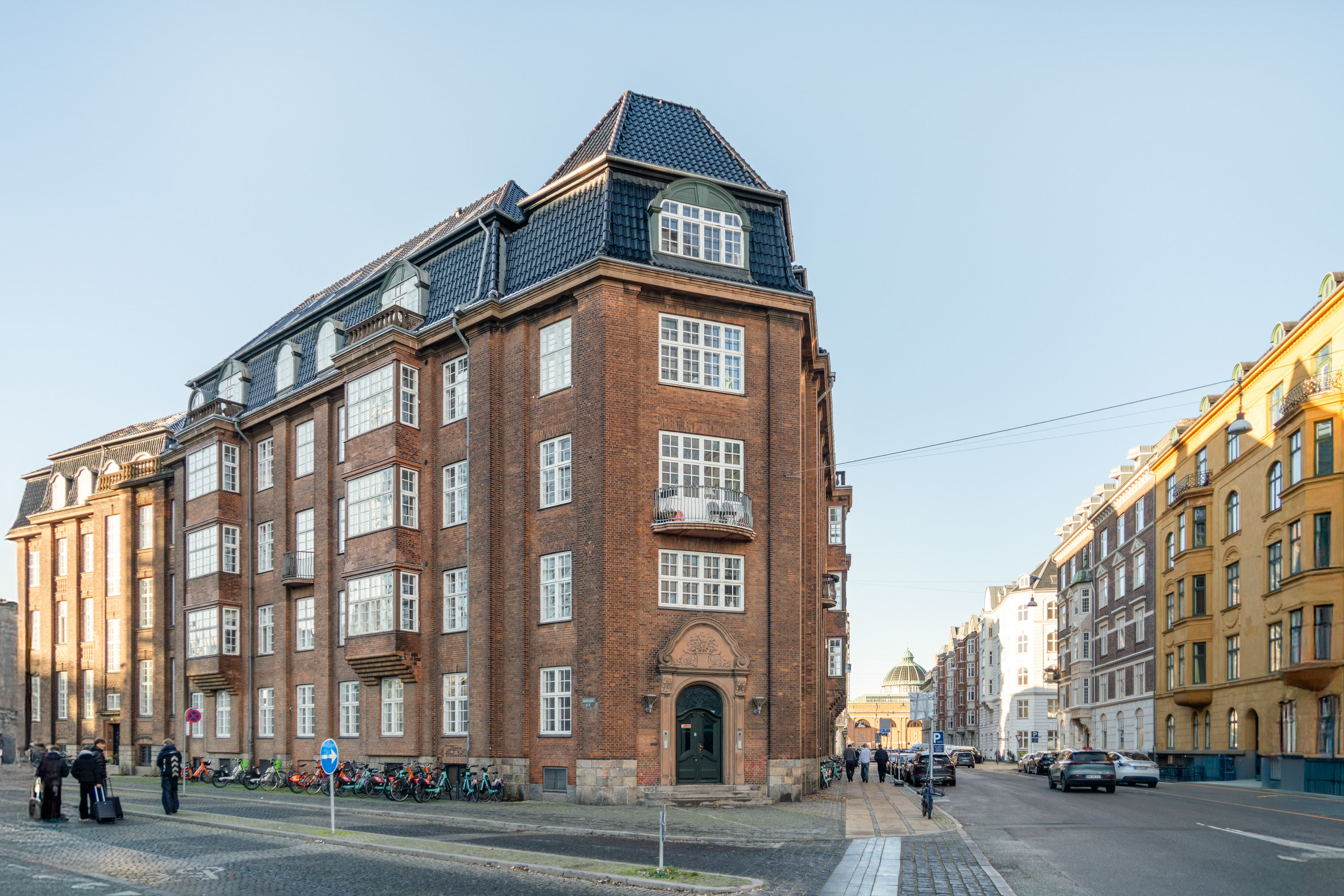 Fremhævet  billede i fuldskærmstilstand. Billede af Hambrosgade 6, st. tv., 1562 København V