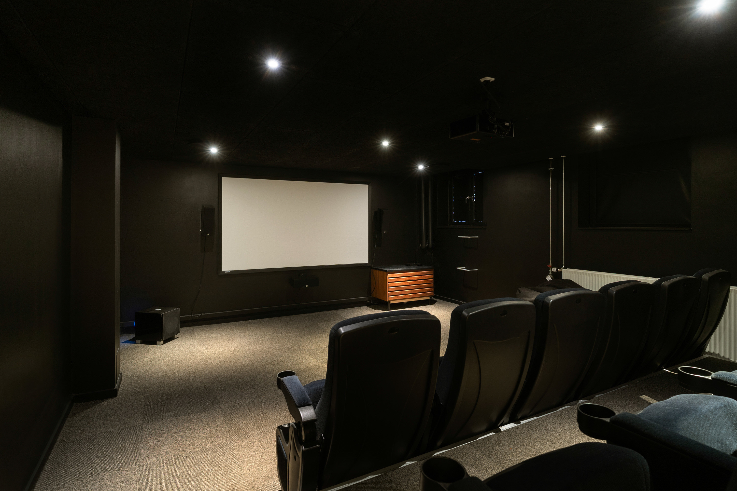 Fremhævet  billede i fuldskærmstilstand. Billede af Hambrosgade 6, st. tv., 1562 København V