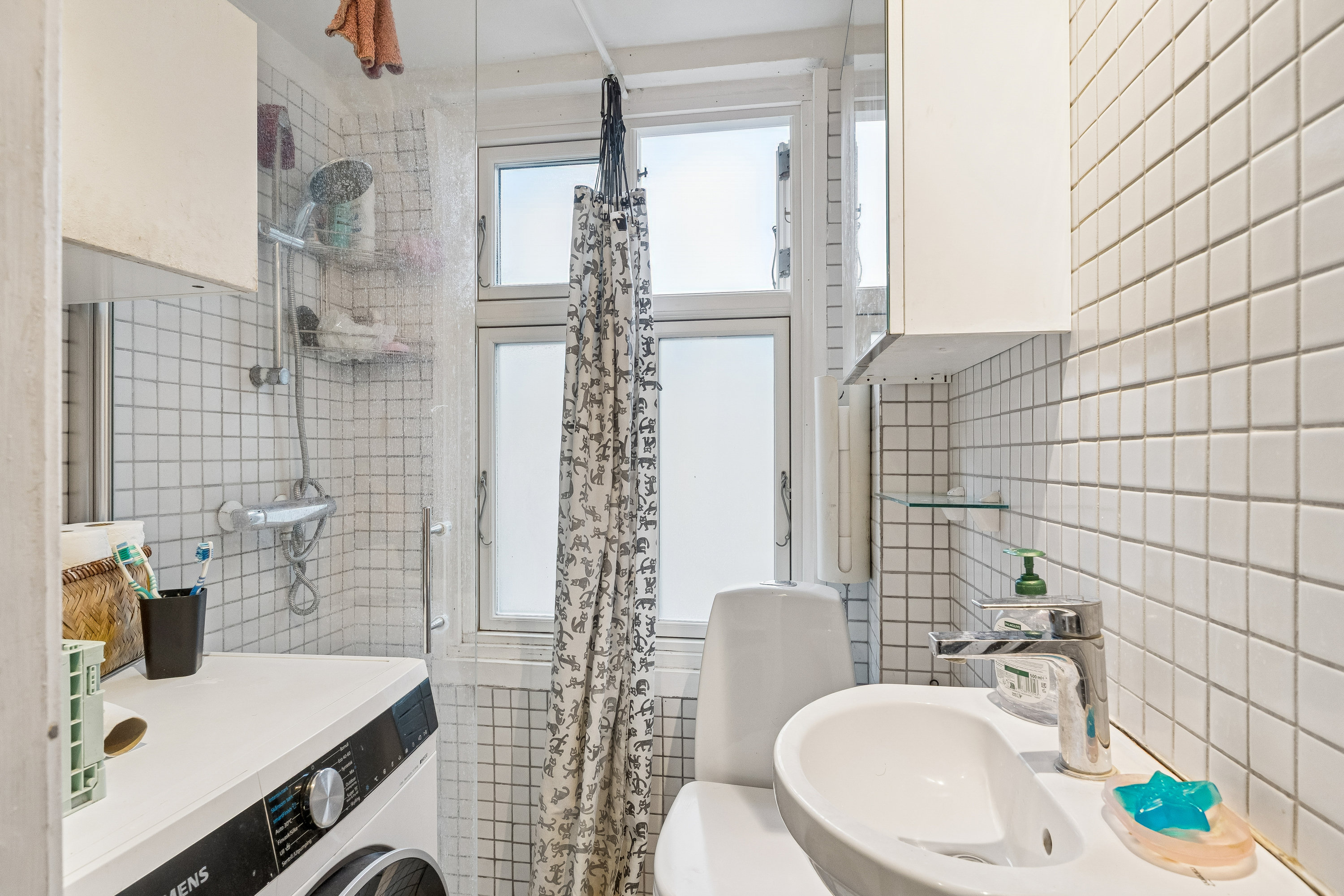 Fremhævet badeværelse billede i fuldskærmstilstand. Billede af Store Kongensgade 76, 5., 1264 København K