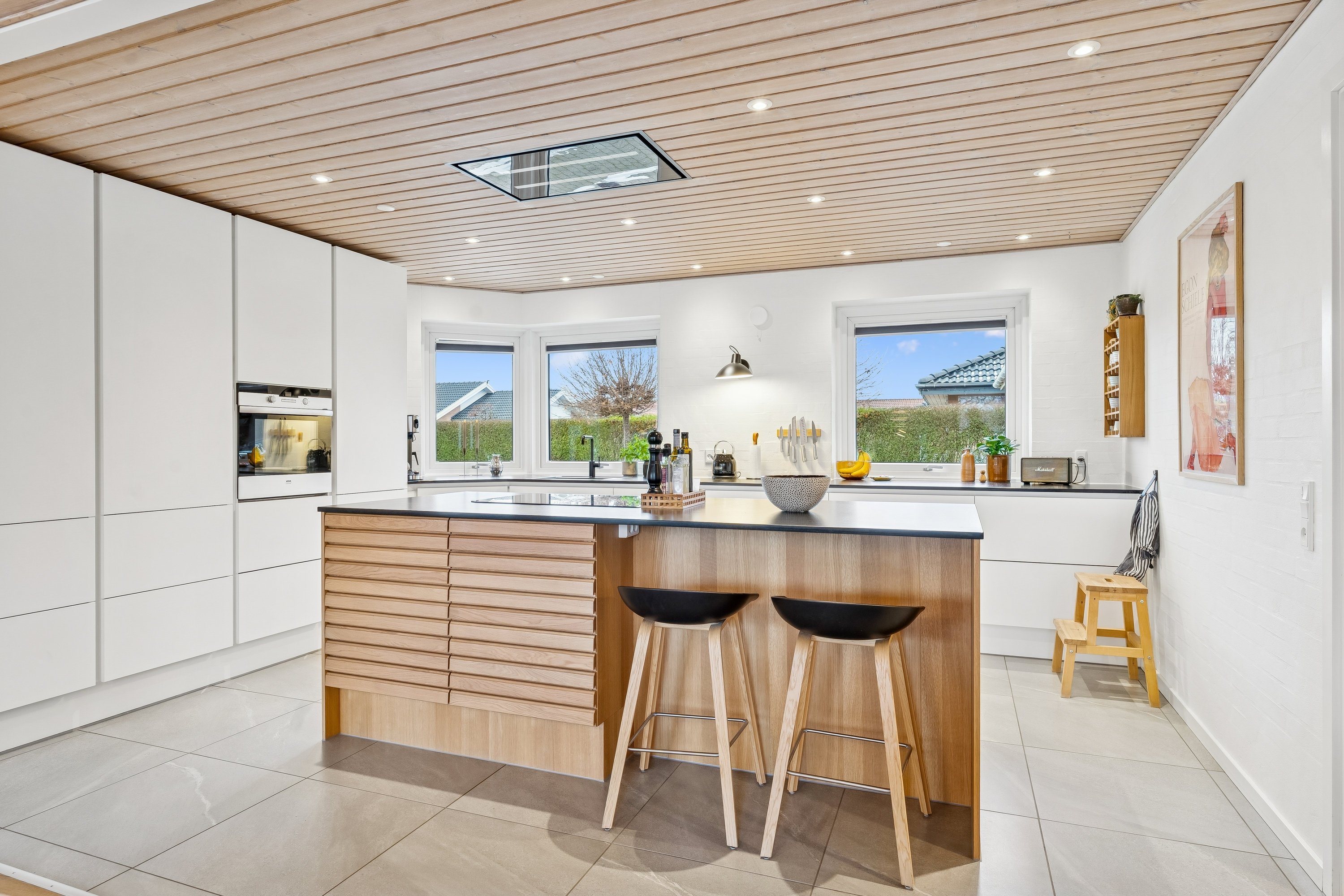 Fremhævet køkken billede i fuldskærmstilstand. Billede af Årupvænget 23, 8722 Hedensted