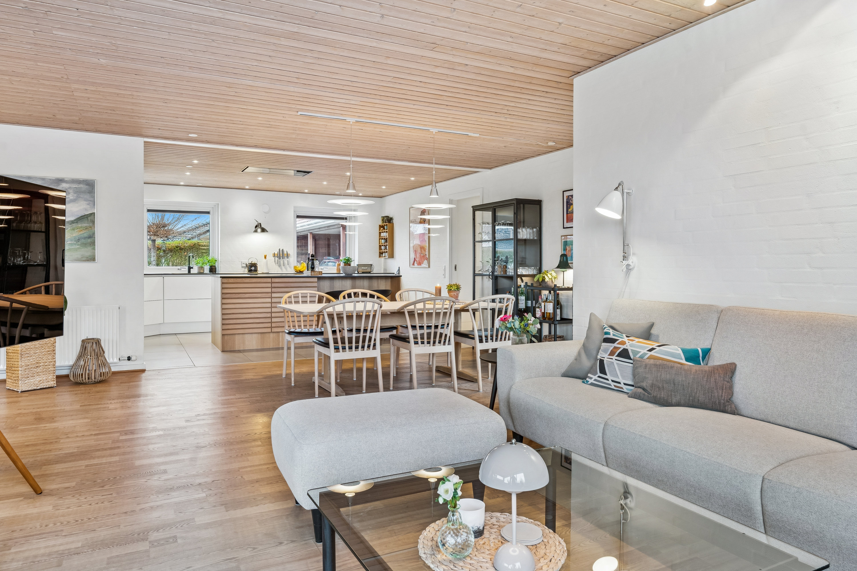 Fremhævet stue billede i fuldskærmstilstand. Billede af Årupvænget 23, 8722 Hedensted