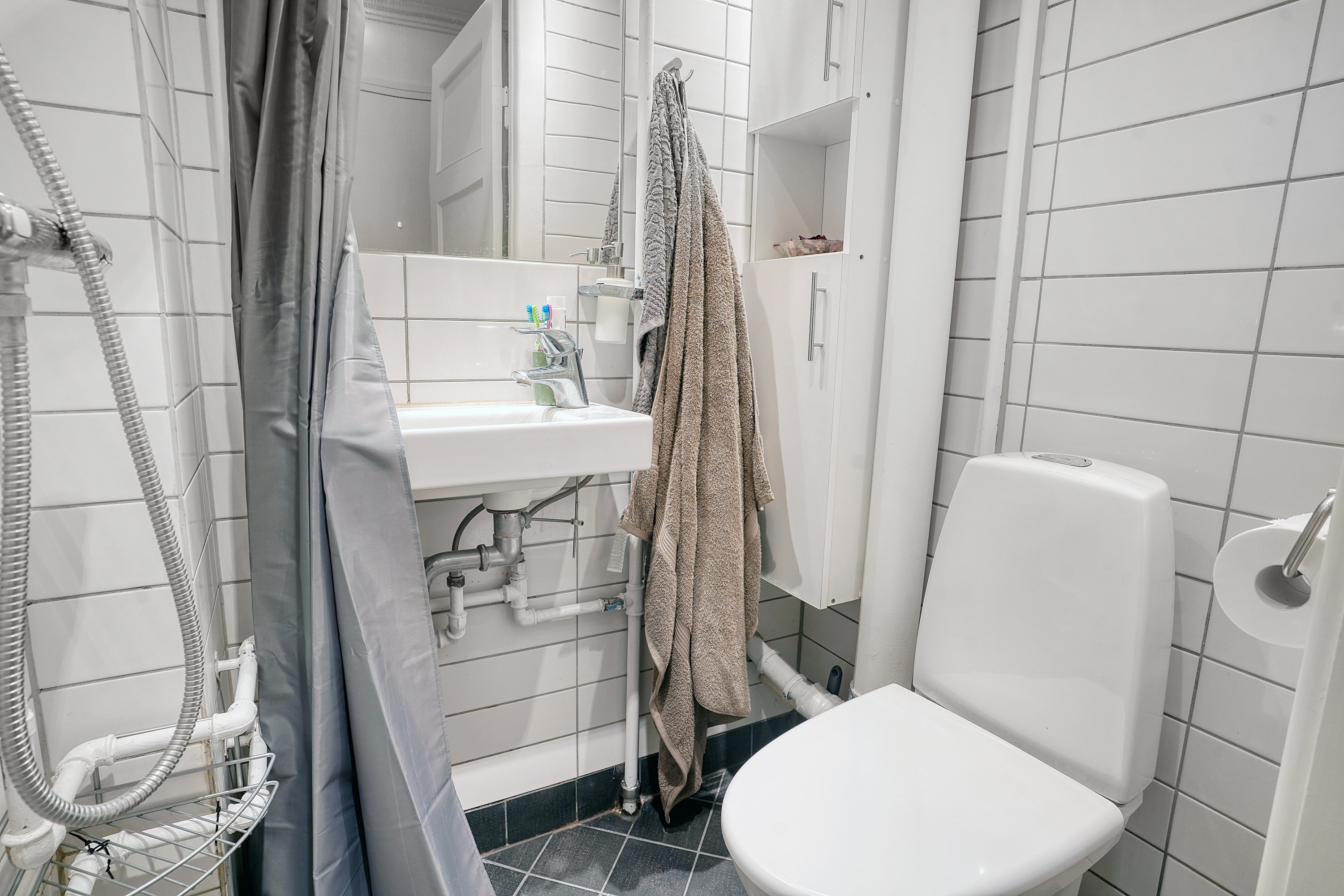 Fremhævet badeværelse billede i fuldskærmstilstand. Billede af Lauravej 23, 2. tv., 2500 Valby