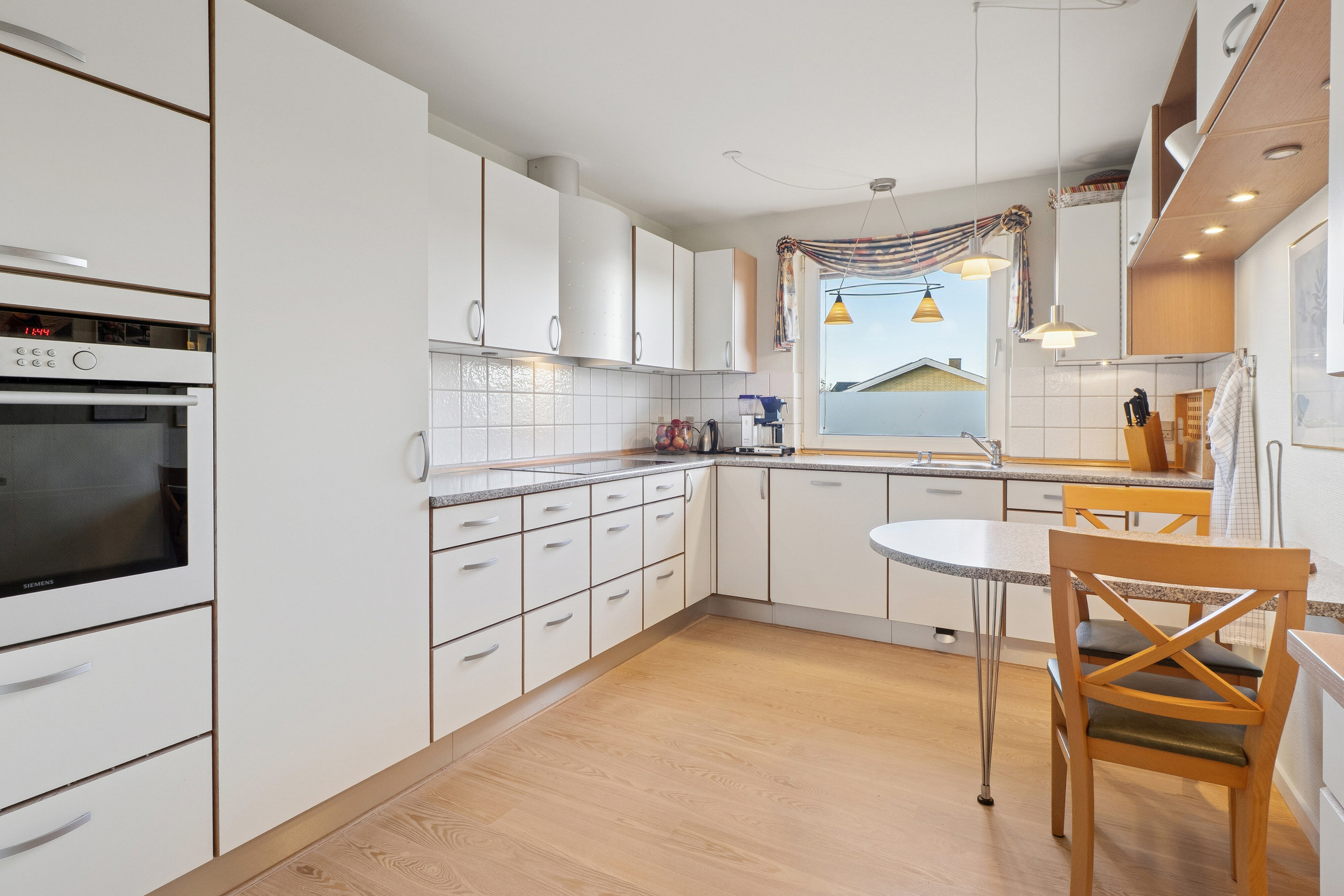 Fremhævet køkken billede i fuldskærmstilstand. Billede af Skolevænget 34, Tingstrup, 7700 Thisted