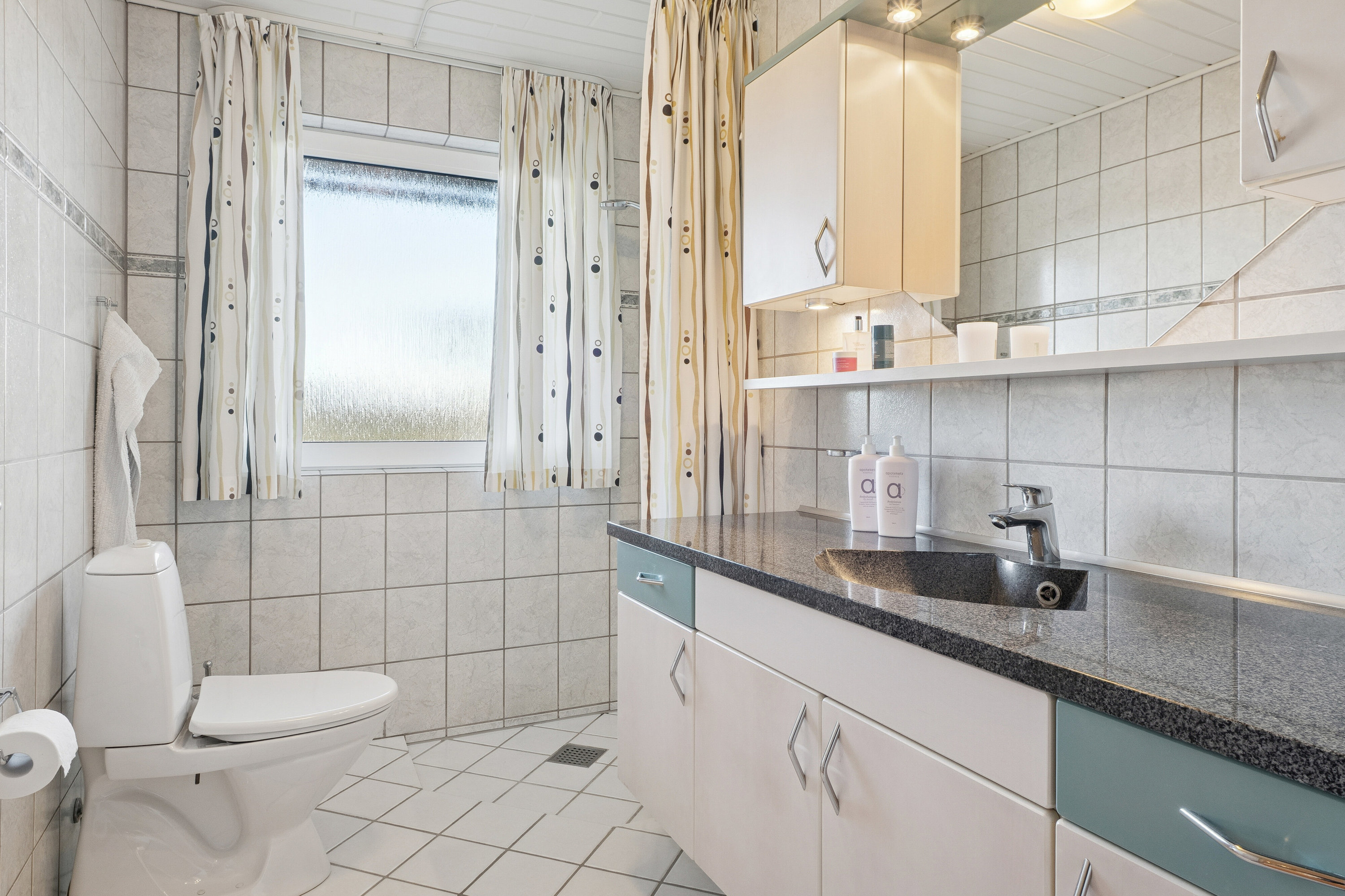 Fremhævet badeværelse billede i fuldskærmstilstand. Billede af Skolevænget 34, Tingstrup, 7700 Thisted