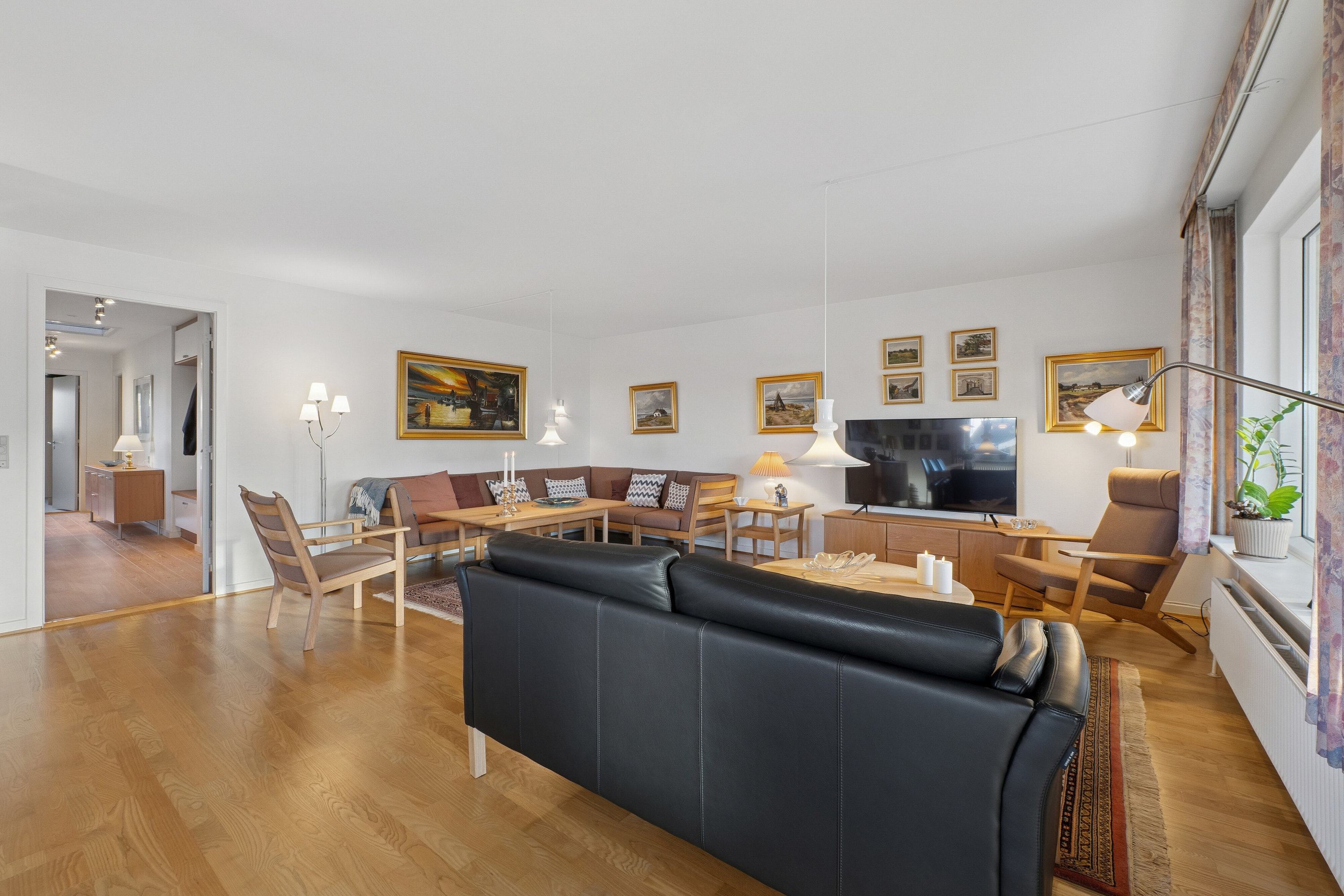 Fremhævet stue billede i fuldskærmstilstand. Billede af Skolevænget 34, Tingstrup, 7700 Thisted