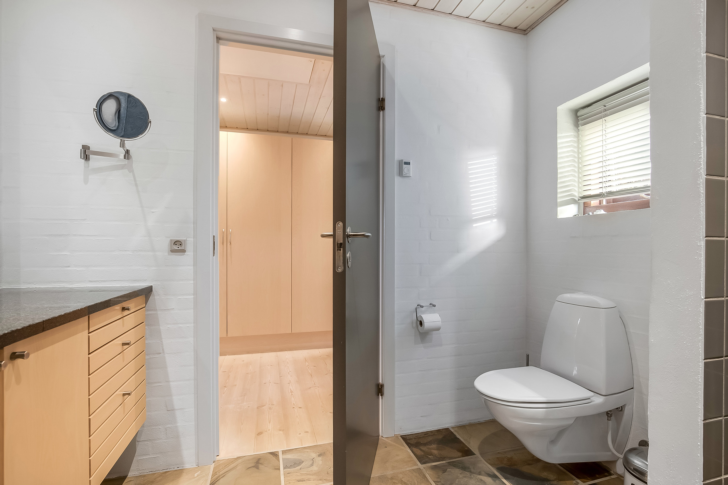 Fremhævet badeværelse billede i fuldskærmstilstand. Billede af Krintelsvej 8, 7120 Vejle Øst