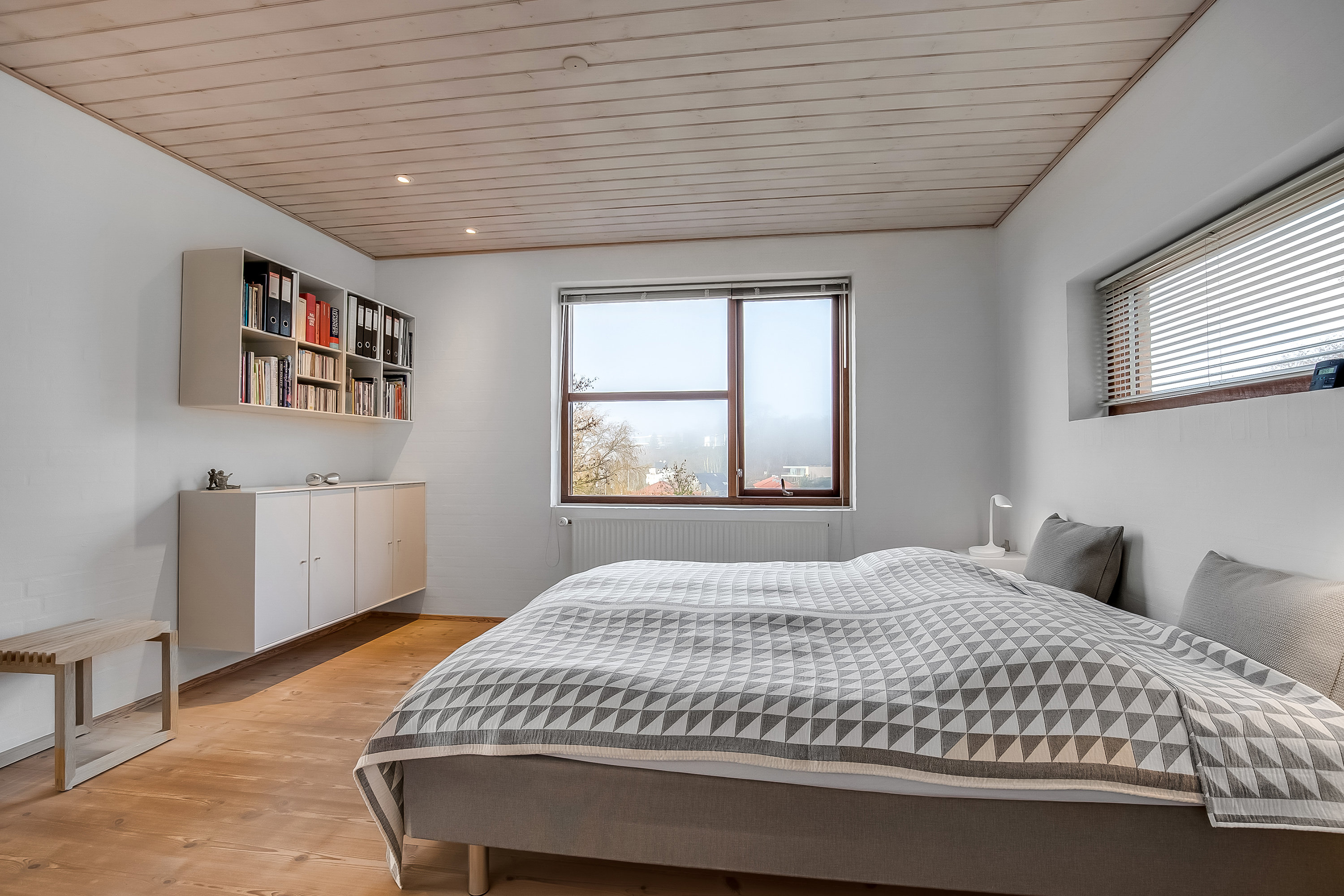 Fremhævet soveværelse billede i fuldskærmstilstand. Billede af Krintelsvej 8, 7120 Vejle Øst