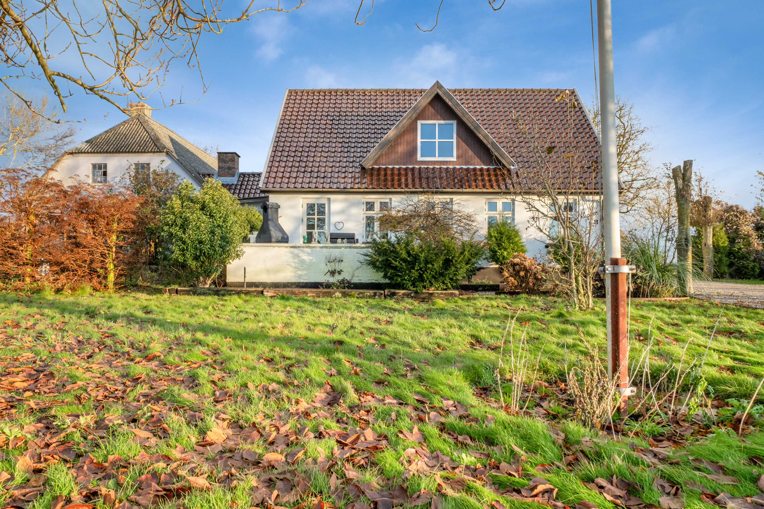 Fremhævet facade billede i fuldskærmstilstand. Billede af Klippen 3, Ølsted, 5672 Broby