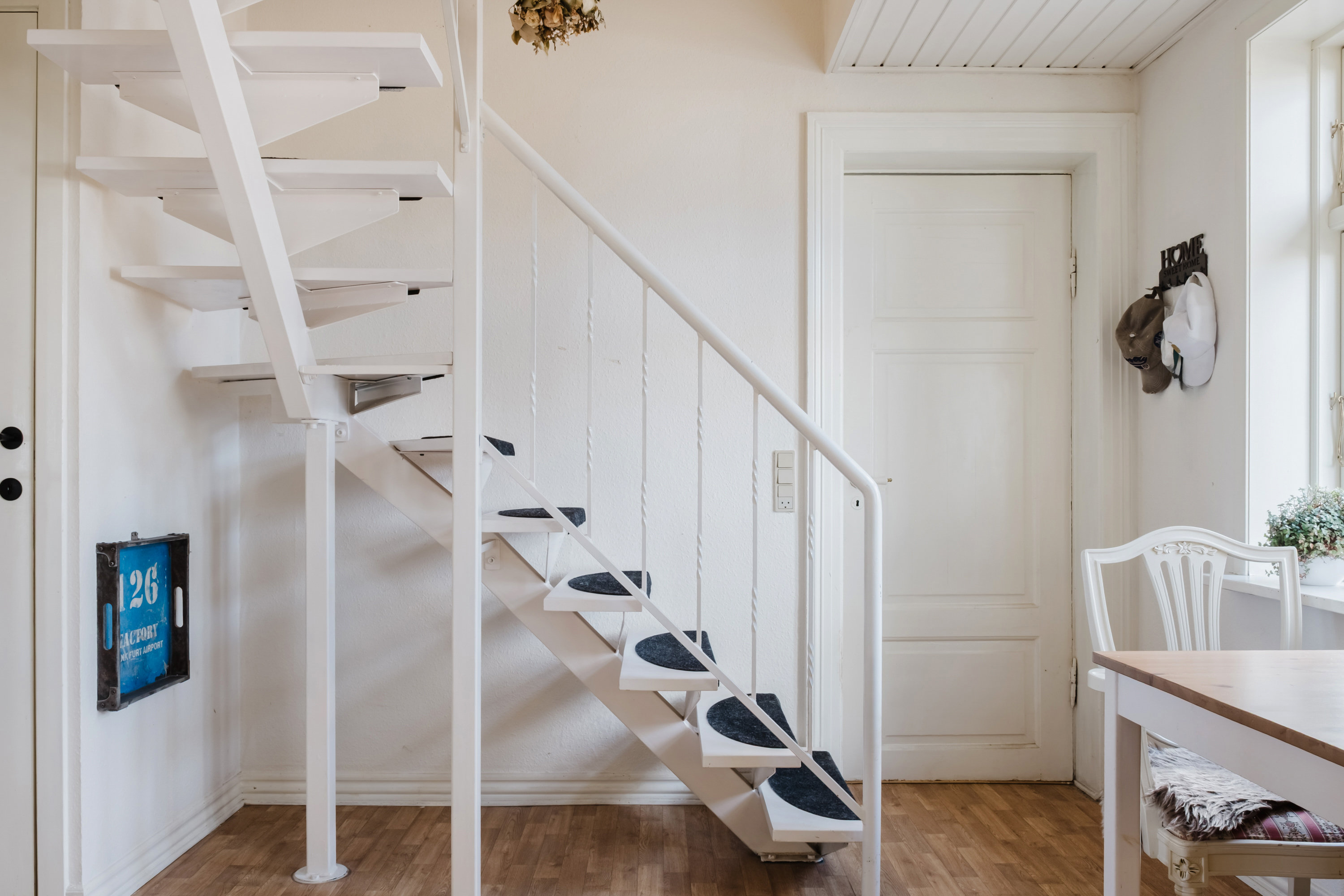 Fremhævet trappe billede i fuldskærmstilstand. Billede af Klippen 3, Ølsted, 5672 Broby