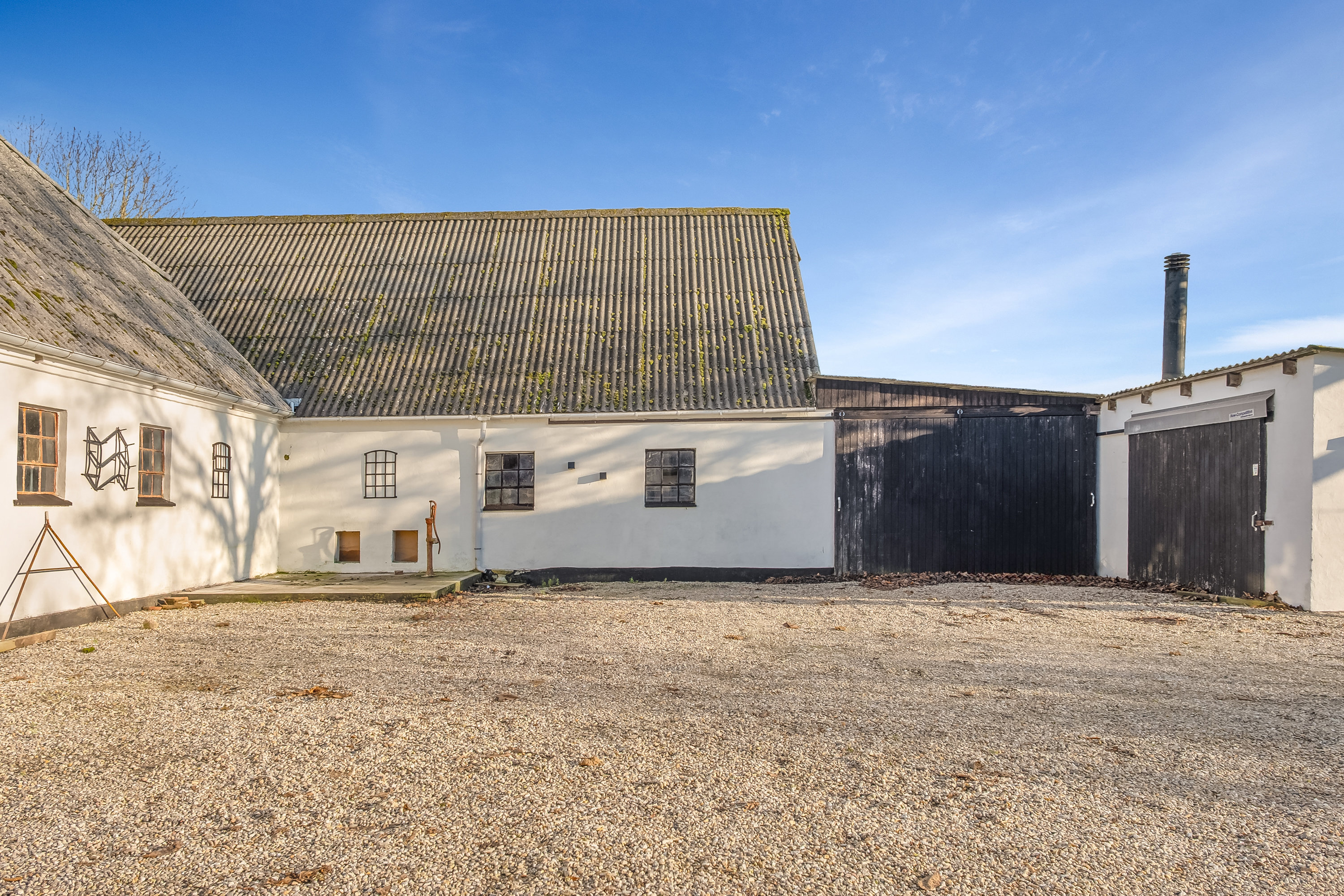 Fremhævet facade billede i fuldskærmstilstand. Billede af Klippen 3, Ølsted, 5672 Broby