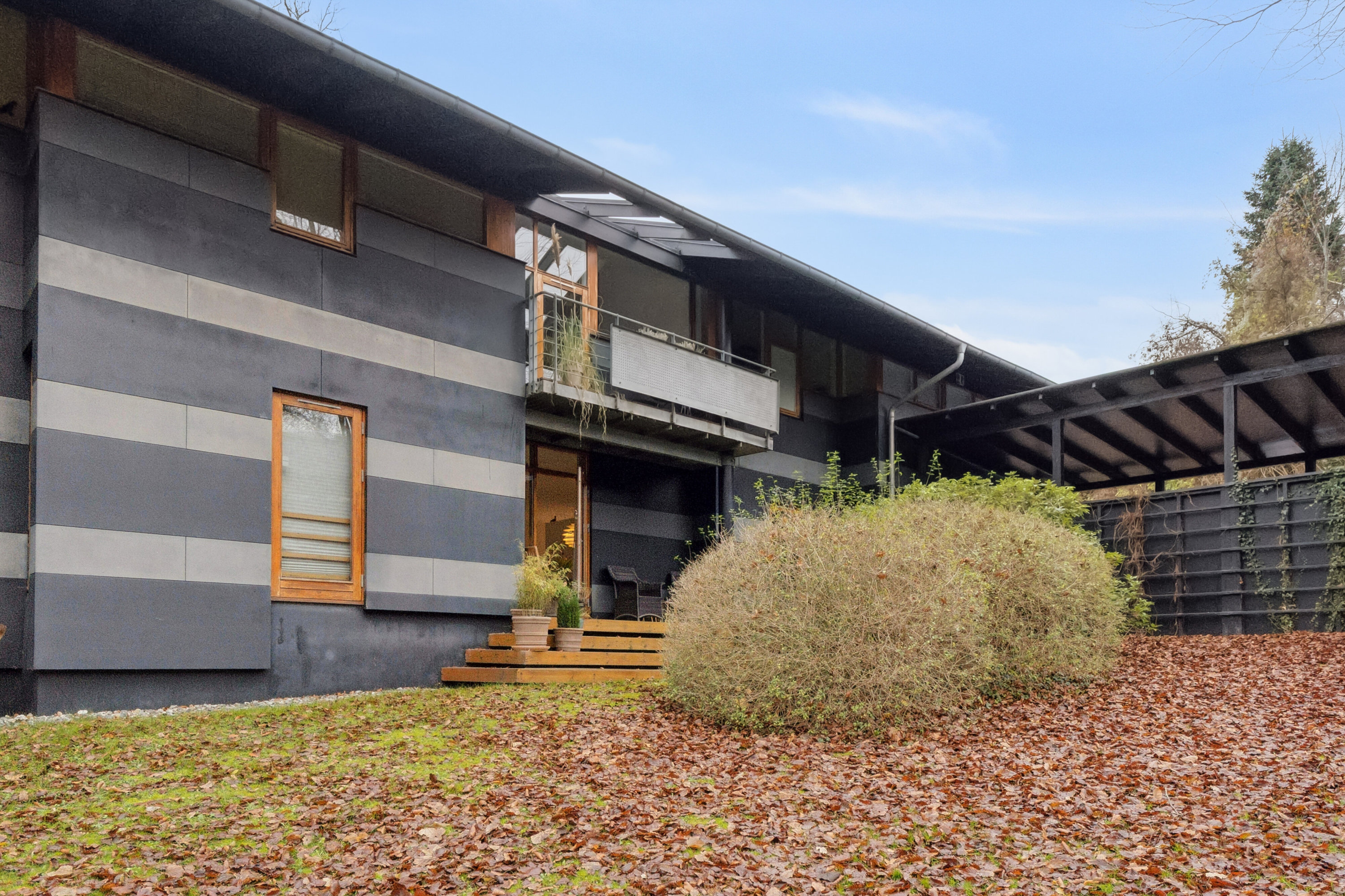 Fremhævet udendørs billede i fuldskærmstilstand. Billede af Dianas Have 71, 2970 Hørsholm