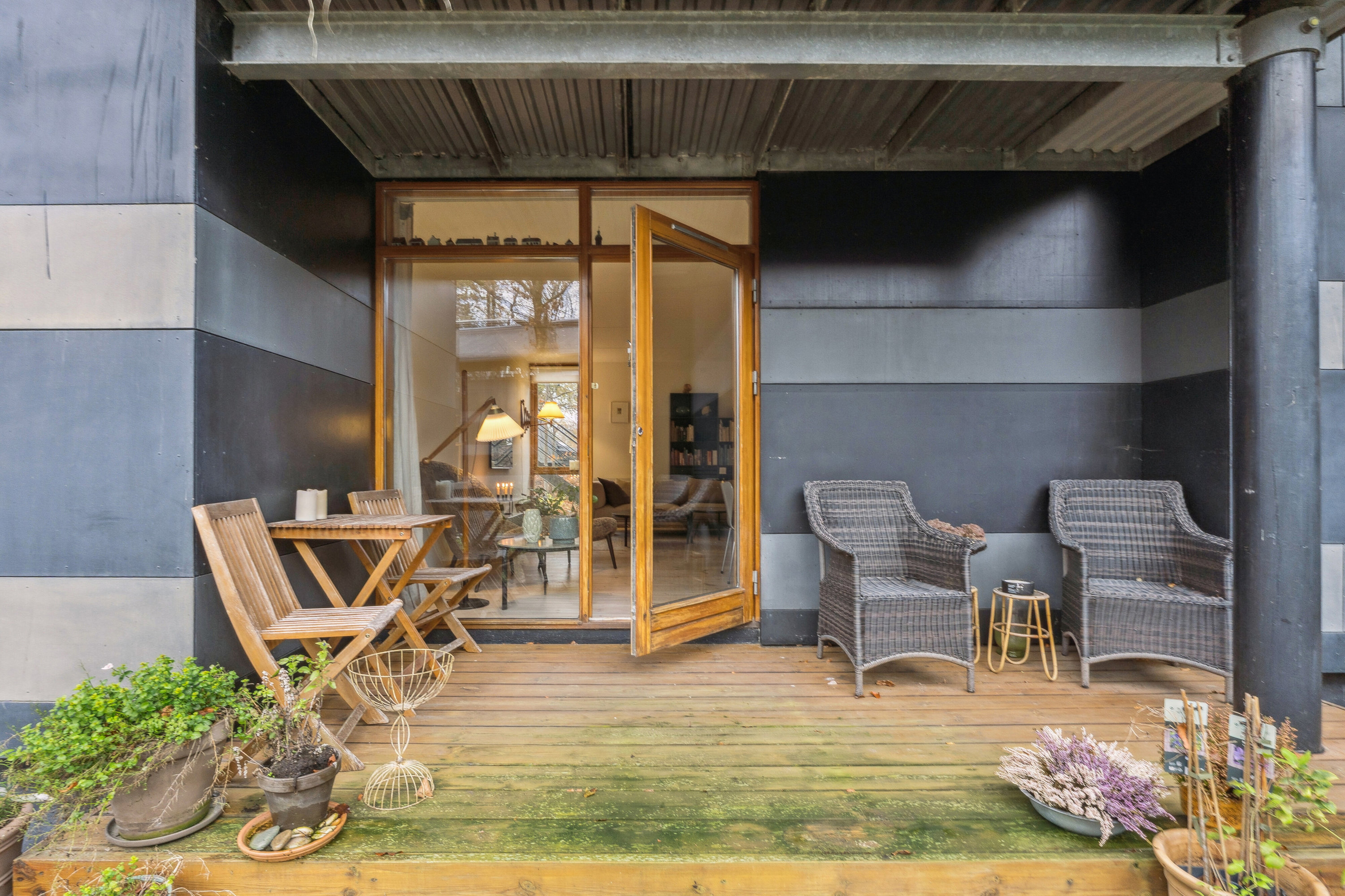 Fremhævet overdækket terrasse billede i fuldskærmstilstand. Billede af Dianas Have 71, 2970 Hørsholm