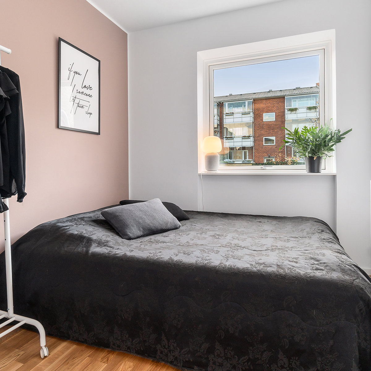 Fremhævet  billede i fuldskærmstilstand. Billede af Løvspringsvej 4B, st. tv., 2920 Charlottenlund