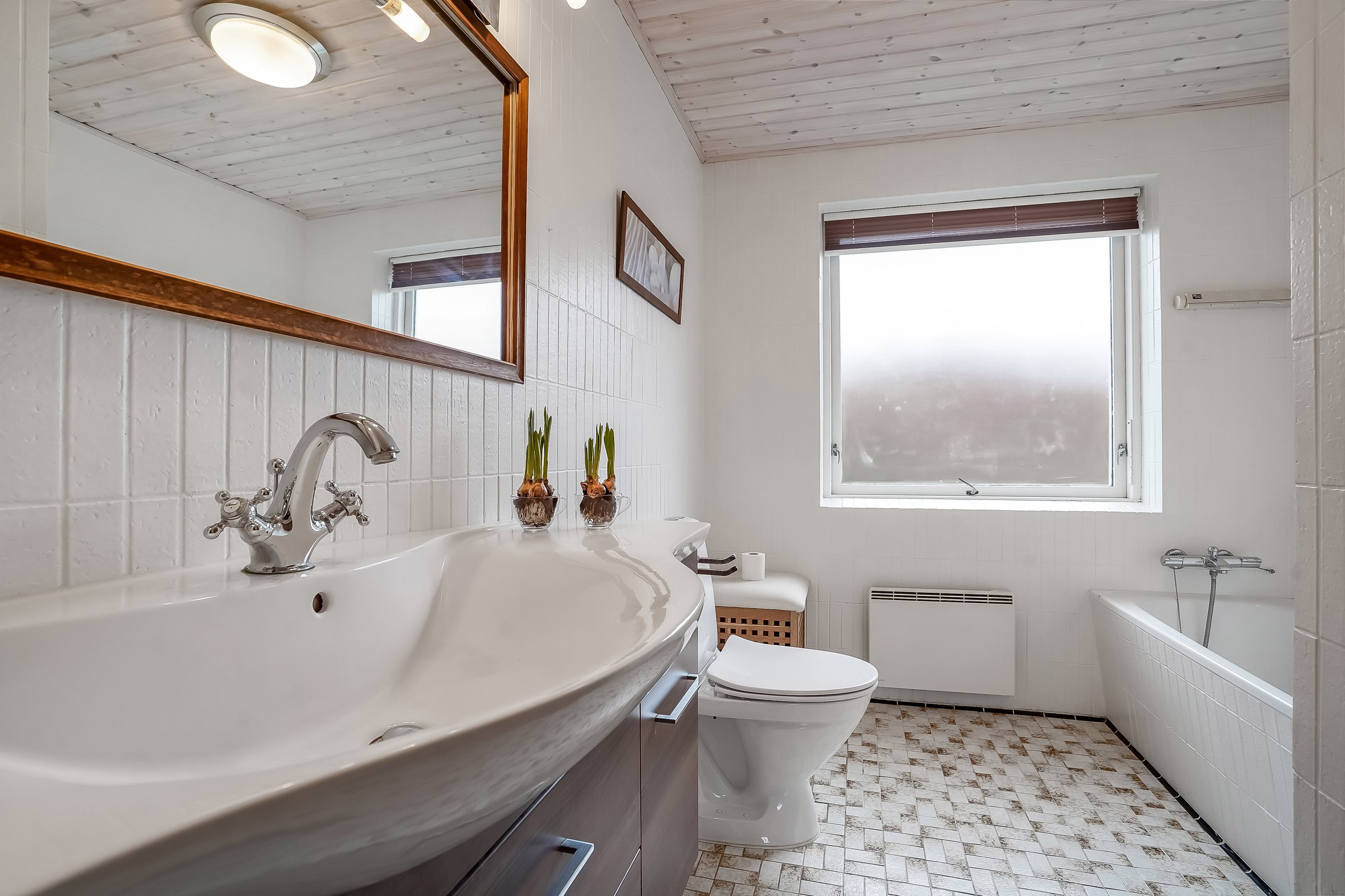 Fremhævet badeværelse billede i fuldskærmstilstand. Billede af Vinkelvej 20, Brobyværk, 5672 Broby