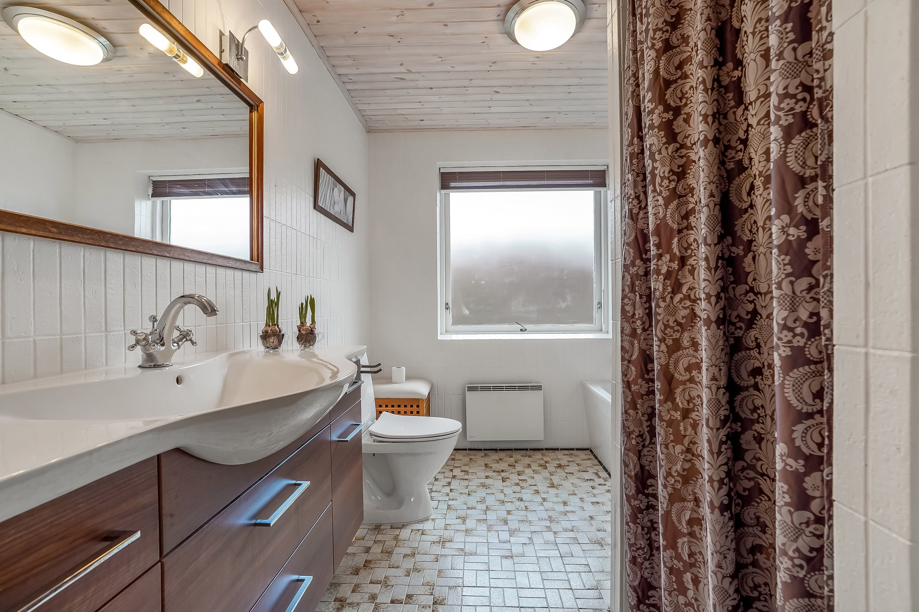 Fremhævet badeværelse billede i fuldskærmstilstand. Billede af Vinkelvej 20, Brobyværk, 5672 Broby