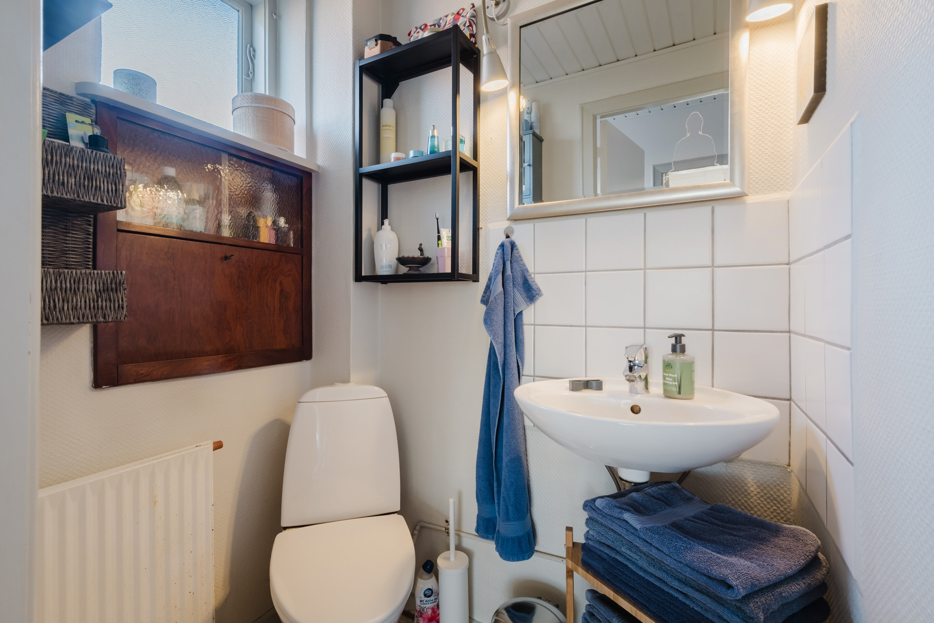 Fremhævet toilet billede i fuldskærmstilstand. Billede af Verningevej 18, Nr Broby, 5672 Broby