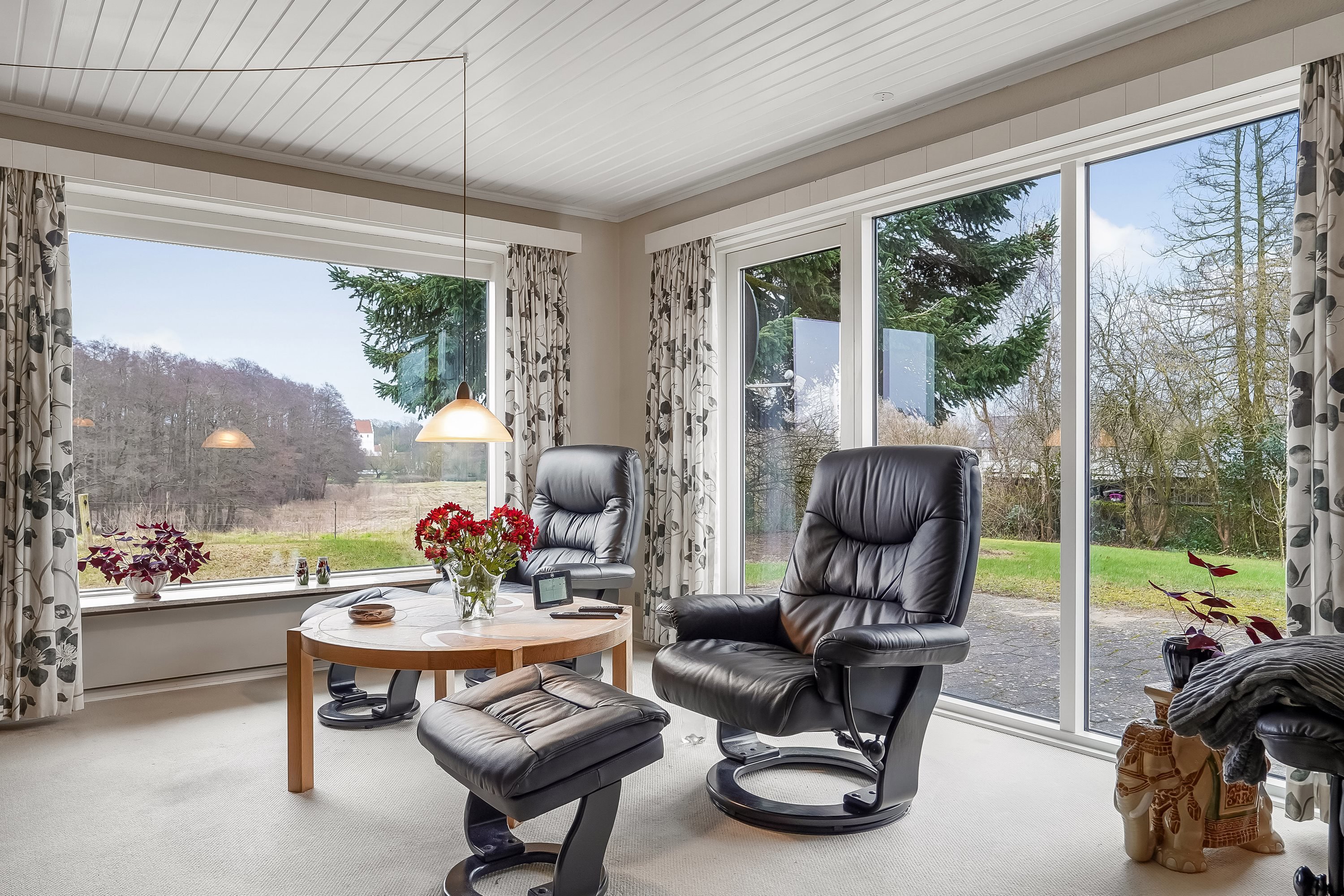 Fremhævet opholdsstue billede i fuldskærmstilstand. Billede af Vinkelvej 20, Brobyværk, 5672 Broby