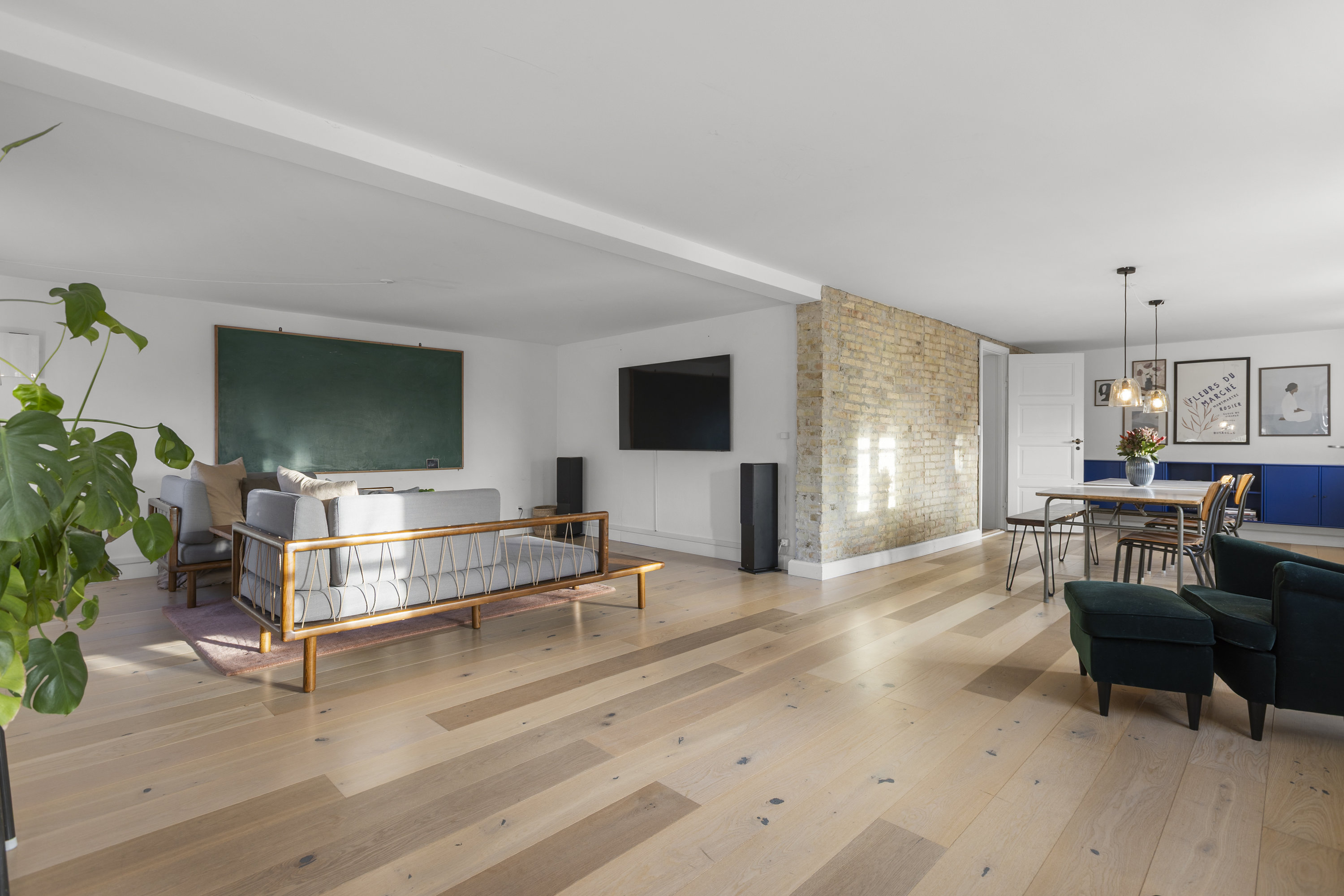 Fremhævet stue billede i fuldskærmstilstand. Billede af Marievangsvej 38, 4200 Slagelse