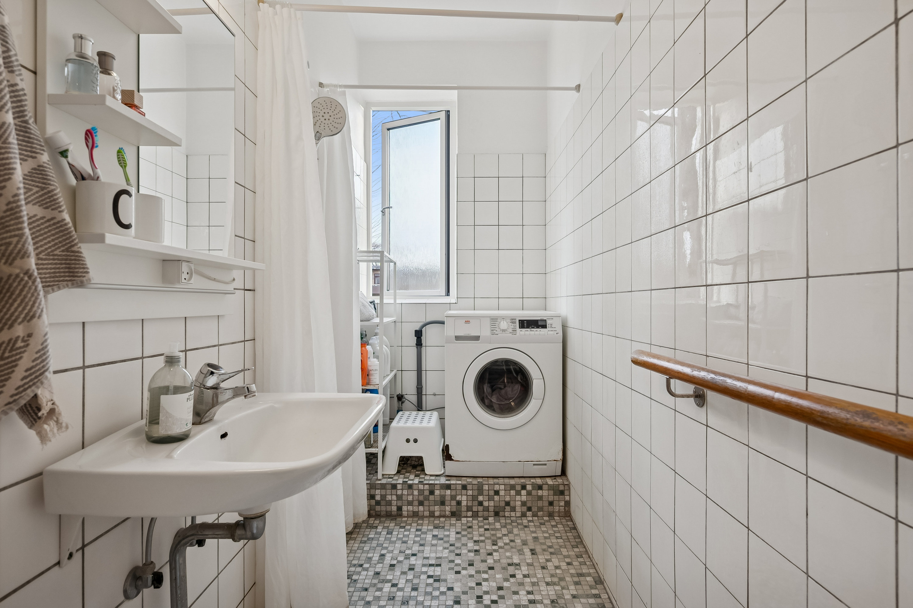 Fremhævet badeværelse billede i fuldskærmstilstand. Billede af Blidahpark 12, 1. tv., 2900 Hellerup