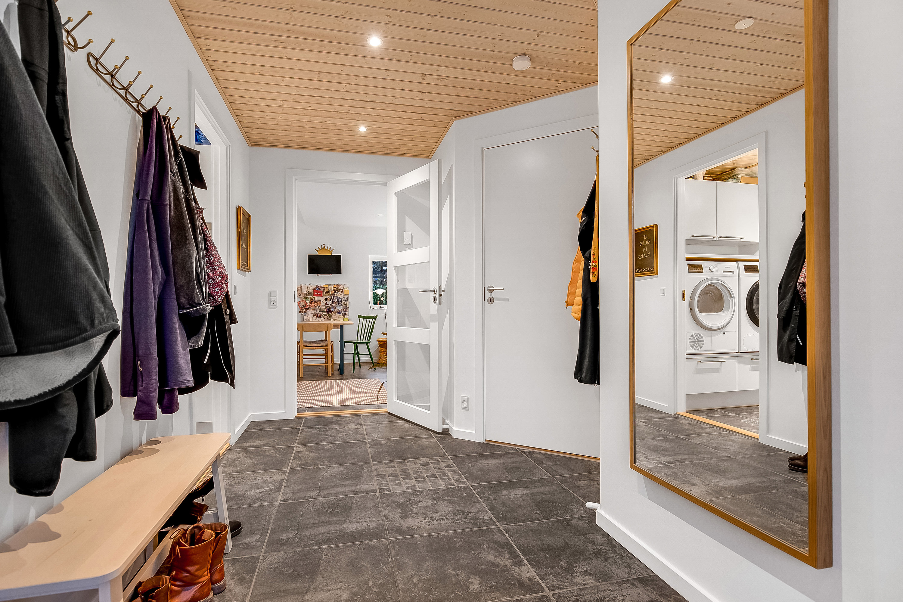 Fremhævet entré billede i fuldskærmstilstand. Billede af Degnevænget 34, 7100 Vejle