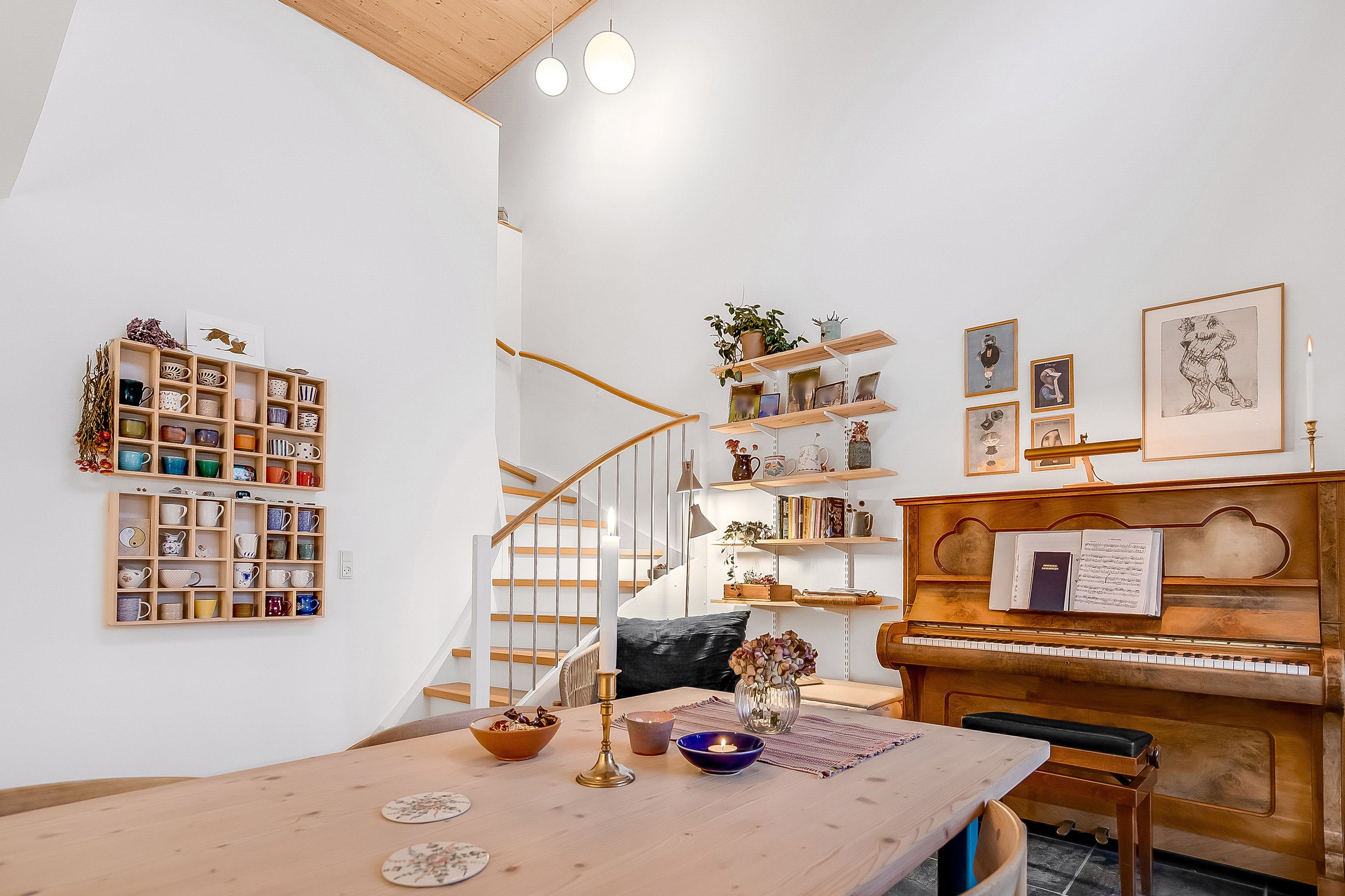 Fremhævet trappe billede i fuldskærmstilstand. Billede af Degnevænget 34, 7100 Vejle