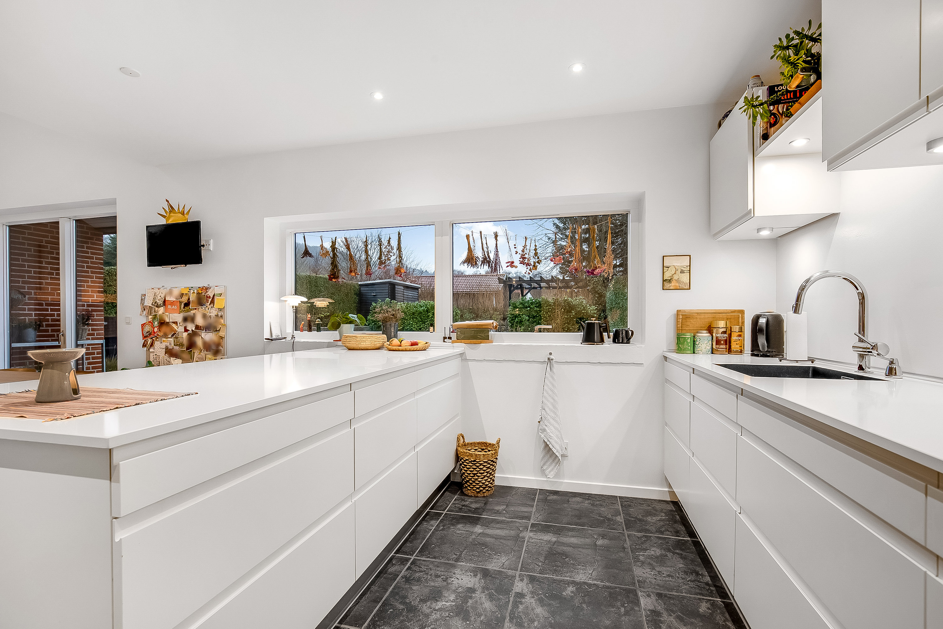 Fremhævet køkken alrum billede i fuldskærmstilstand. Billede af Degnevænget 34, 7100 Vejle