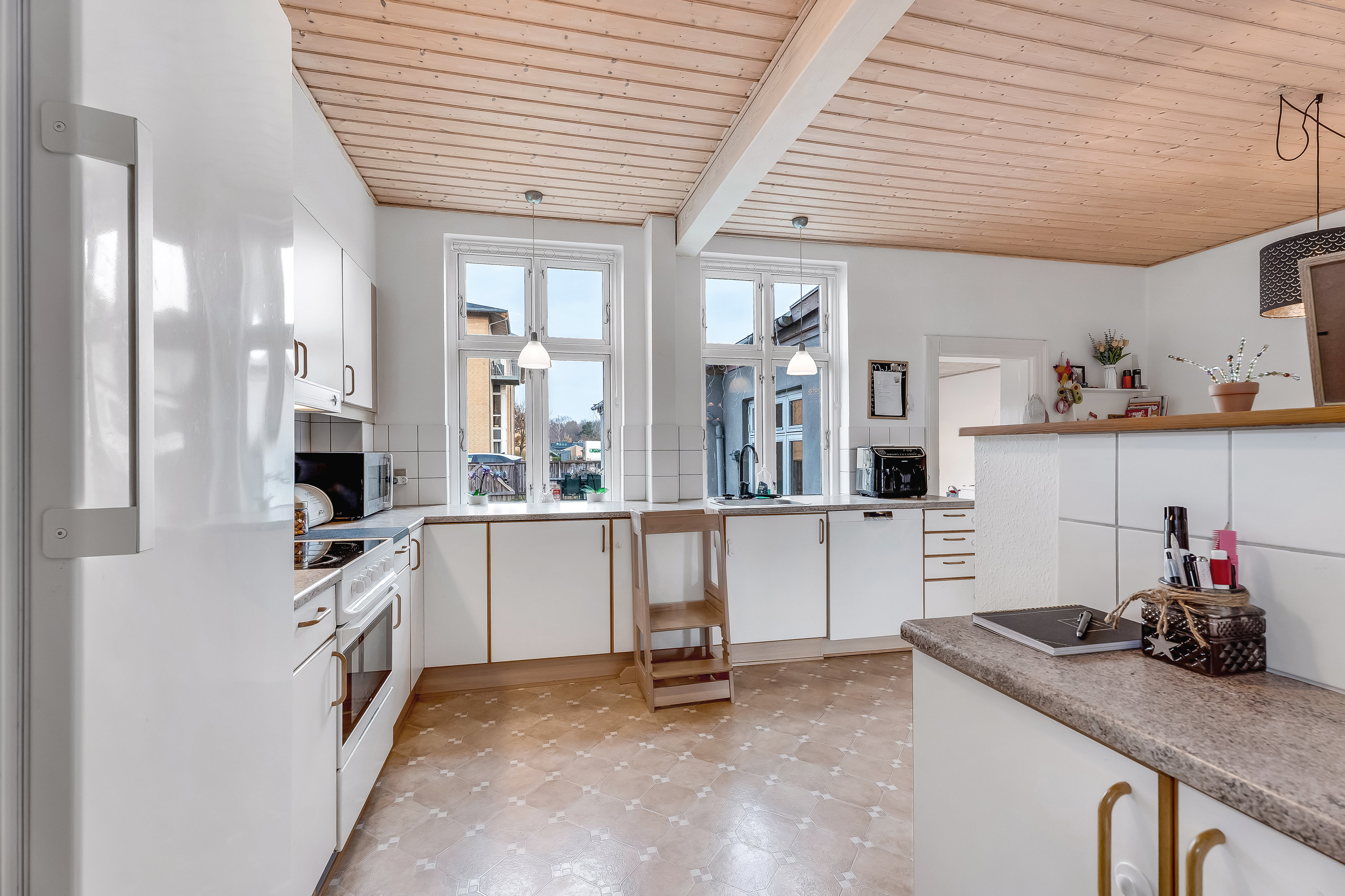 Fremhævet køkken billede i fuldskærmstilstand. Billede af Vesterskovvej 23, 4800 Nykøbing F