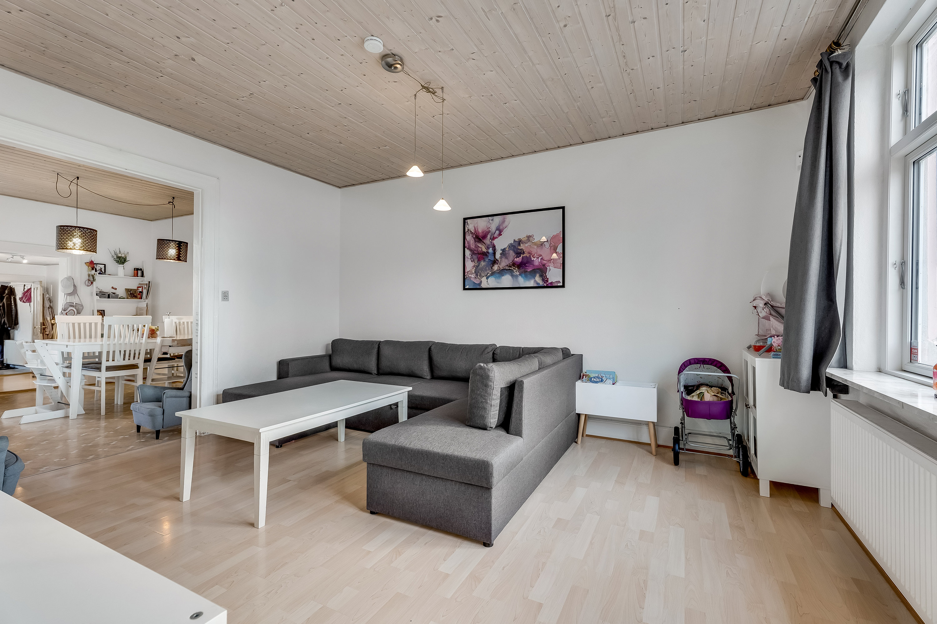 Fremhævet stue billede i fuldskærmstilstand. Billede af Vesterskovvej 23, 4800 Nykøbing F