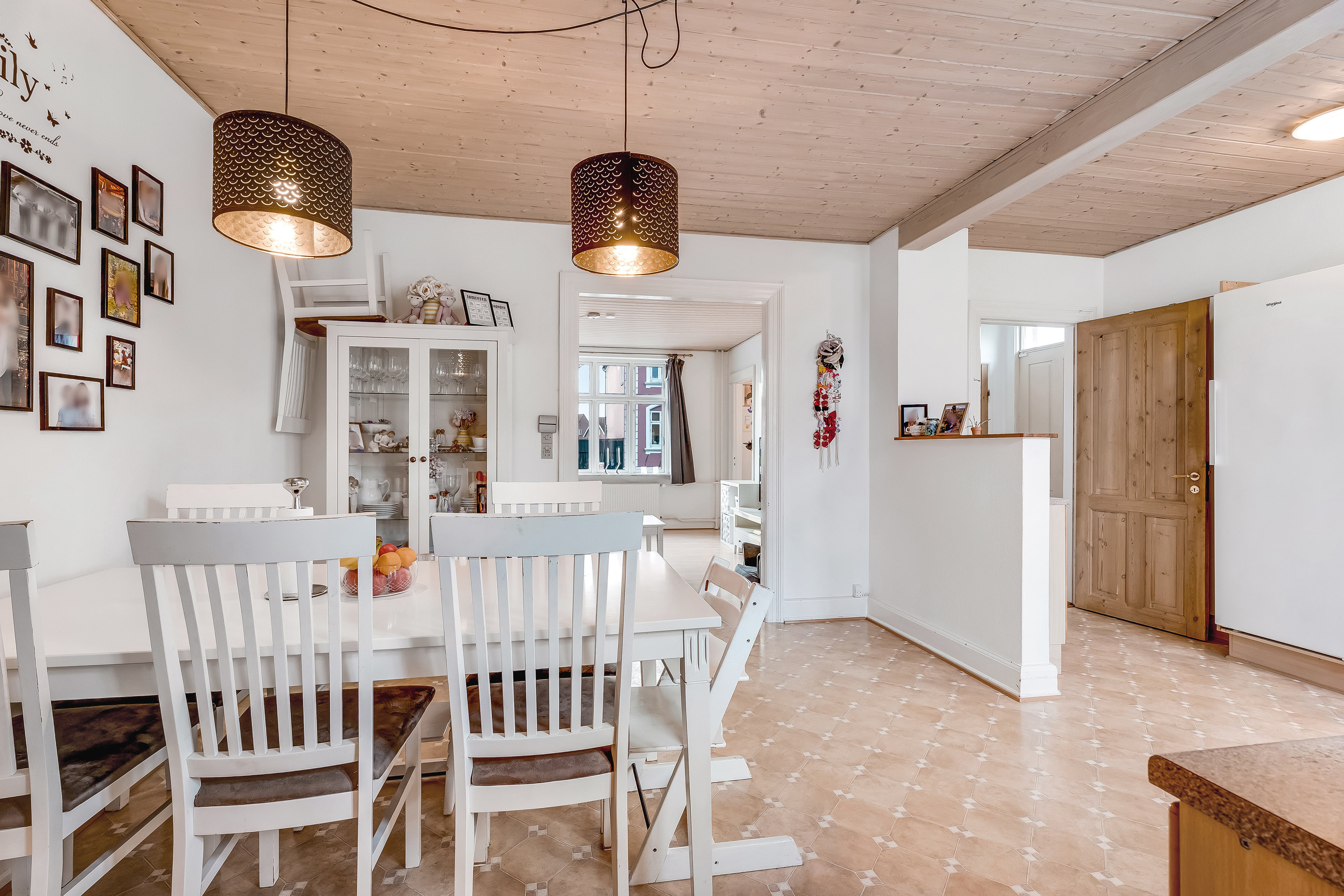 Fremhævet køkken billede i fuldskærmstilstand. Billede af Vesterskovvej 23, 4800 Nykøbing F