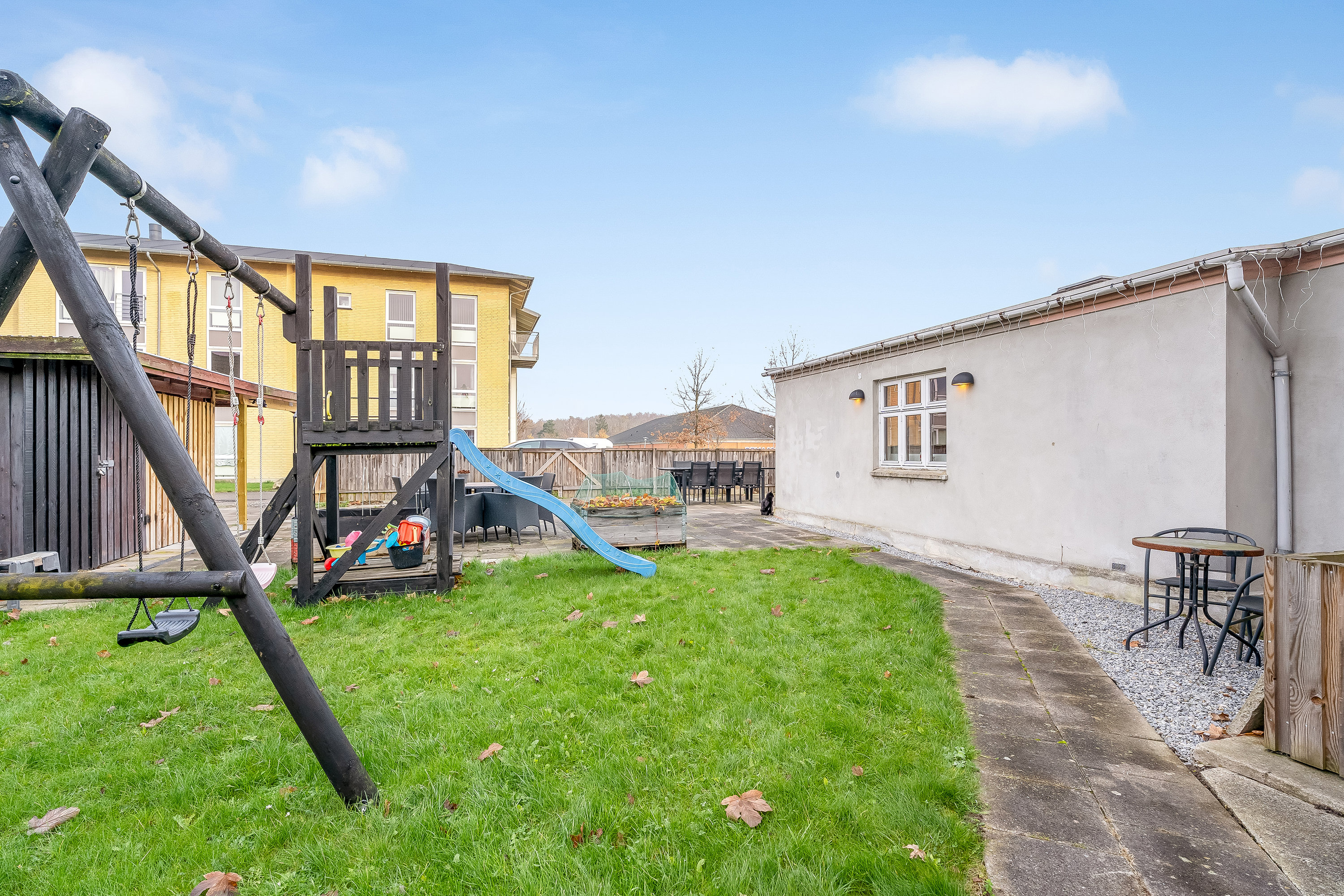 Fremhævet baghave billede i fuldskærmstilstand. Billede af Vesterskovvej 23, 4800 Nykøbing F