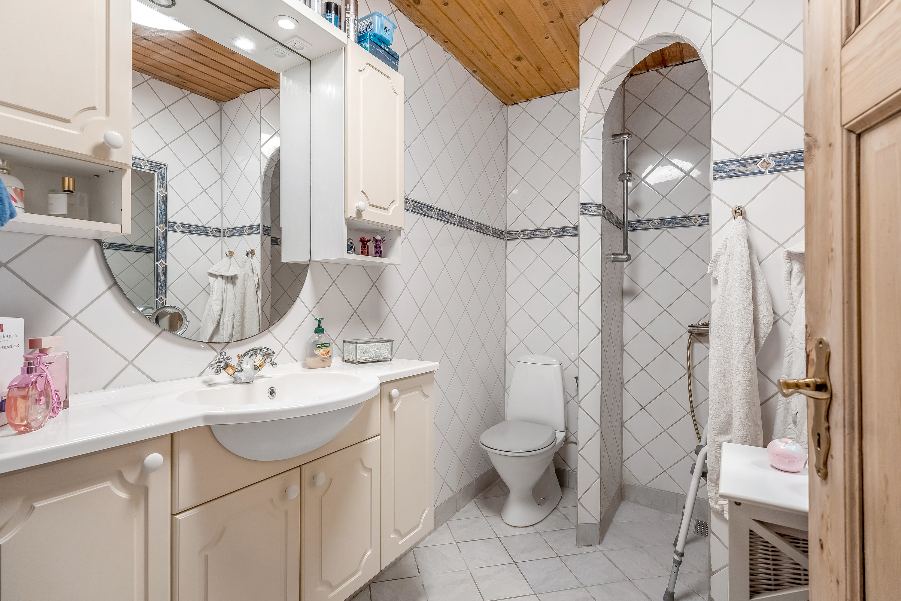 Fremhævet badeværelse billede i fuldskærmstilstand. Billede af Pogemosevej 27, Radsted, 4990 Sakskøbing