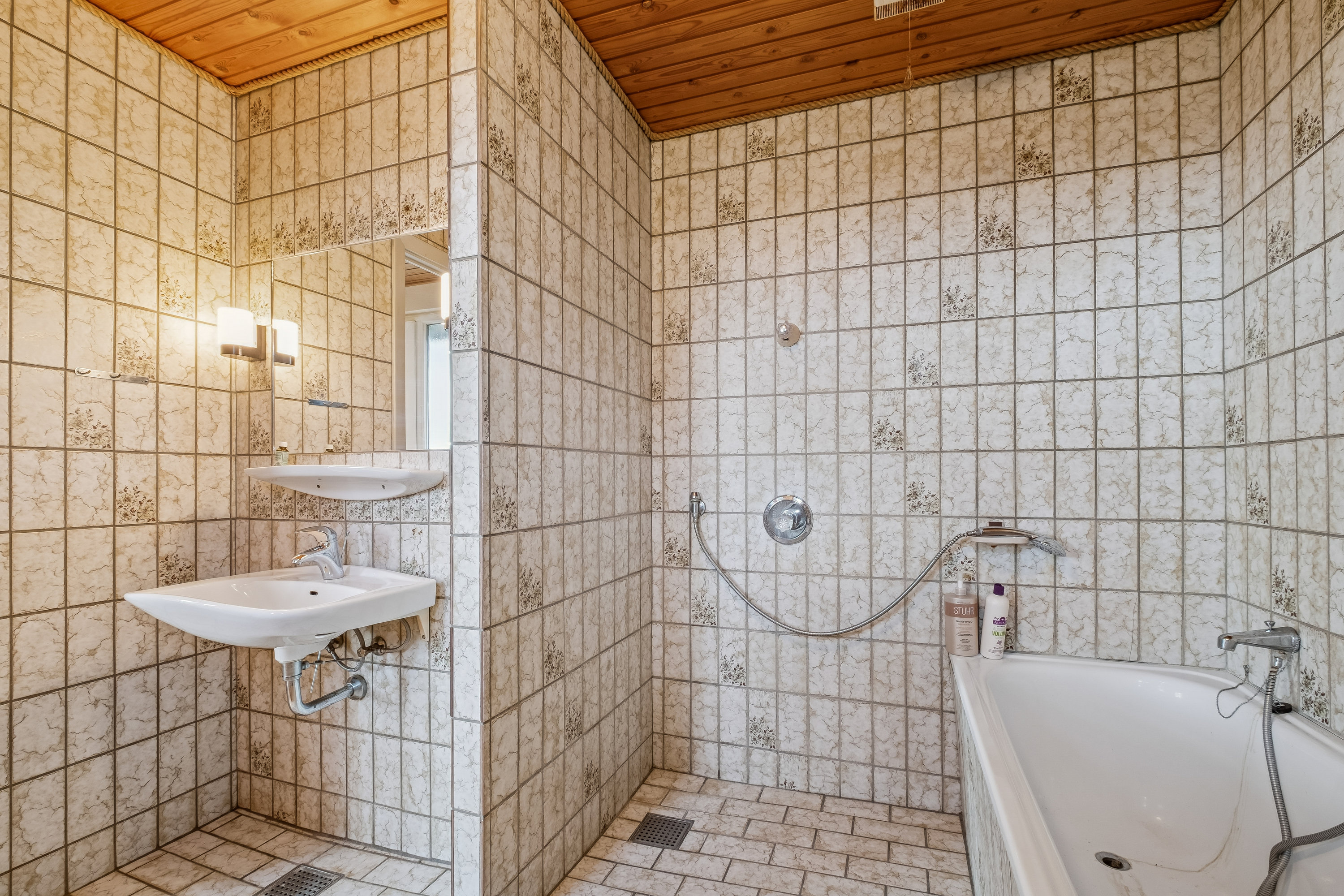 Fremhævet badeværelse billede i fuldskærmstilstand. Billede af Oventoften 39, 8751 Gedved