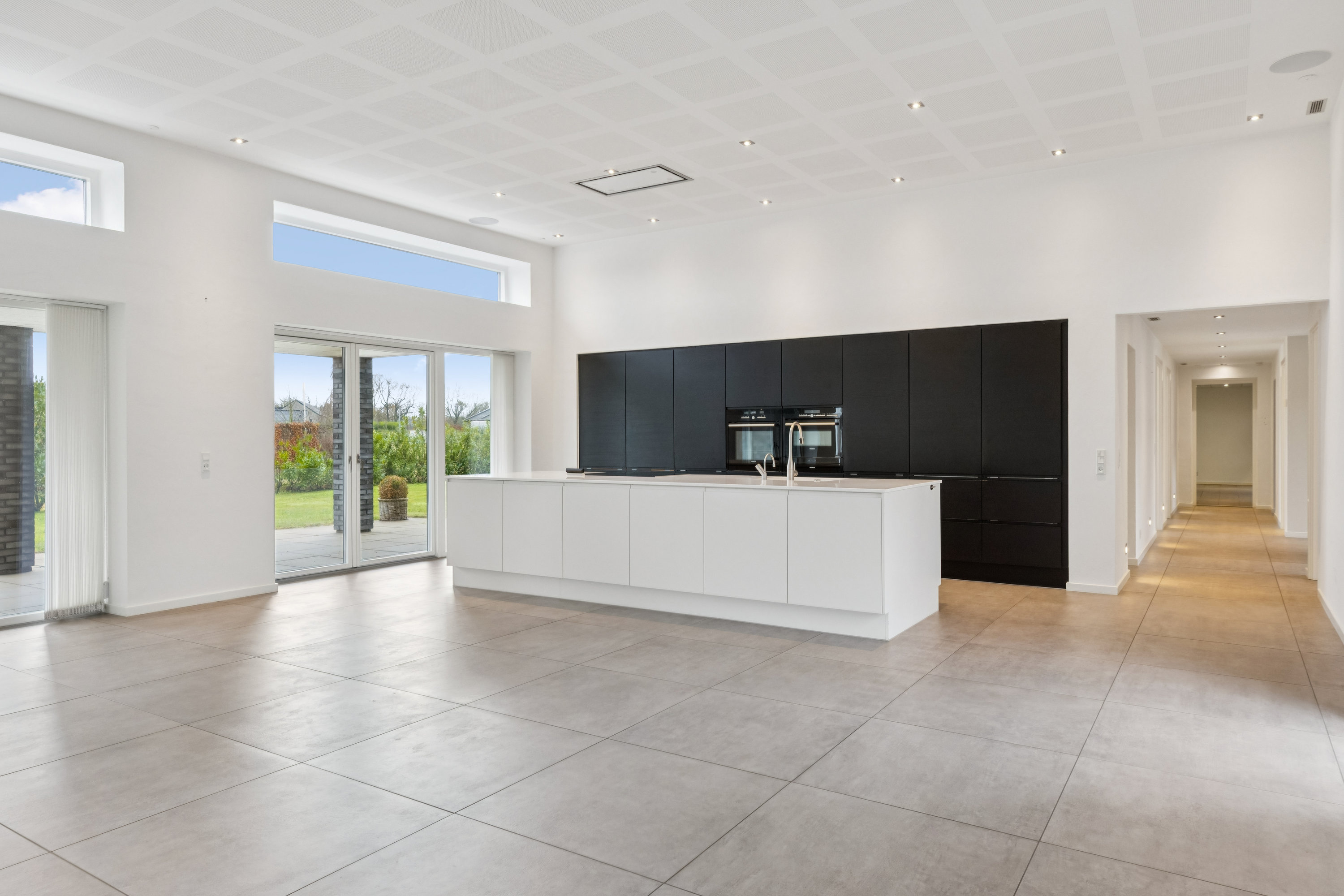 Fremhævet køkken-alrum billede i fuldskærmstilstand. Billede af Dyrhøj 23, 6300 Gråsten