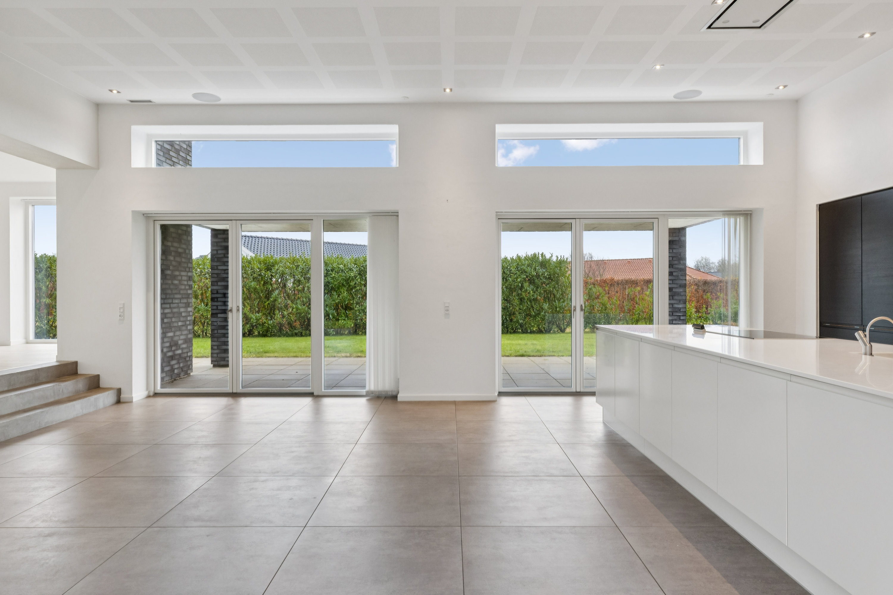 Fremhævet køkken-alrum billede i fuldskærmstilstand. Billede af Dyrhøj 23, 6300 Gråsten