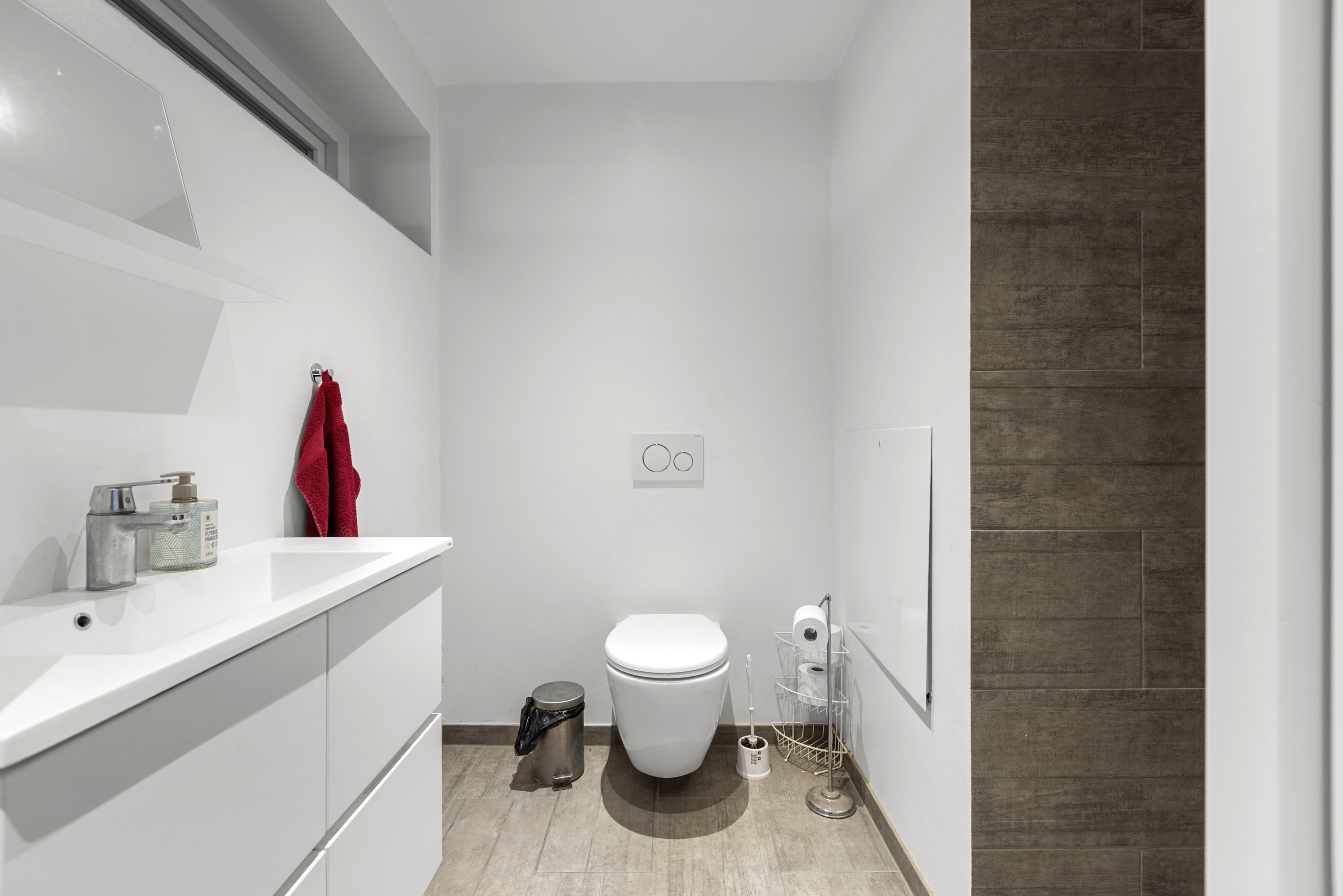 Fremhævet badeværelse billede i fuldskærmstilstand. Billede af Lavetten 9B, 4100 Ringsted