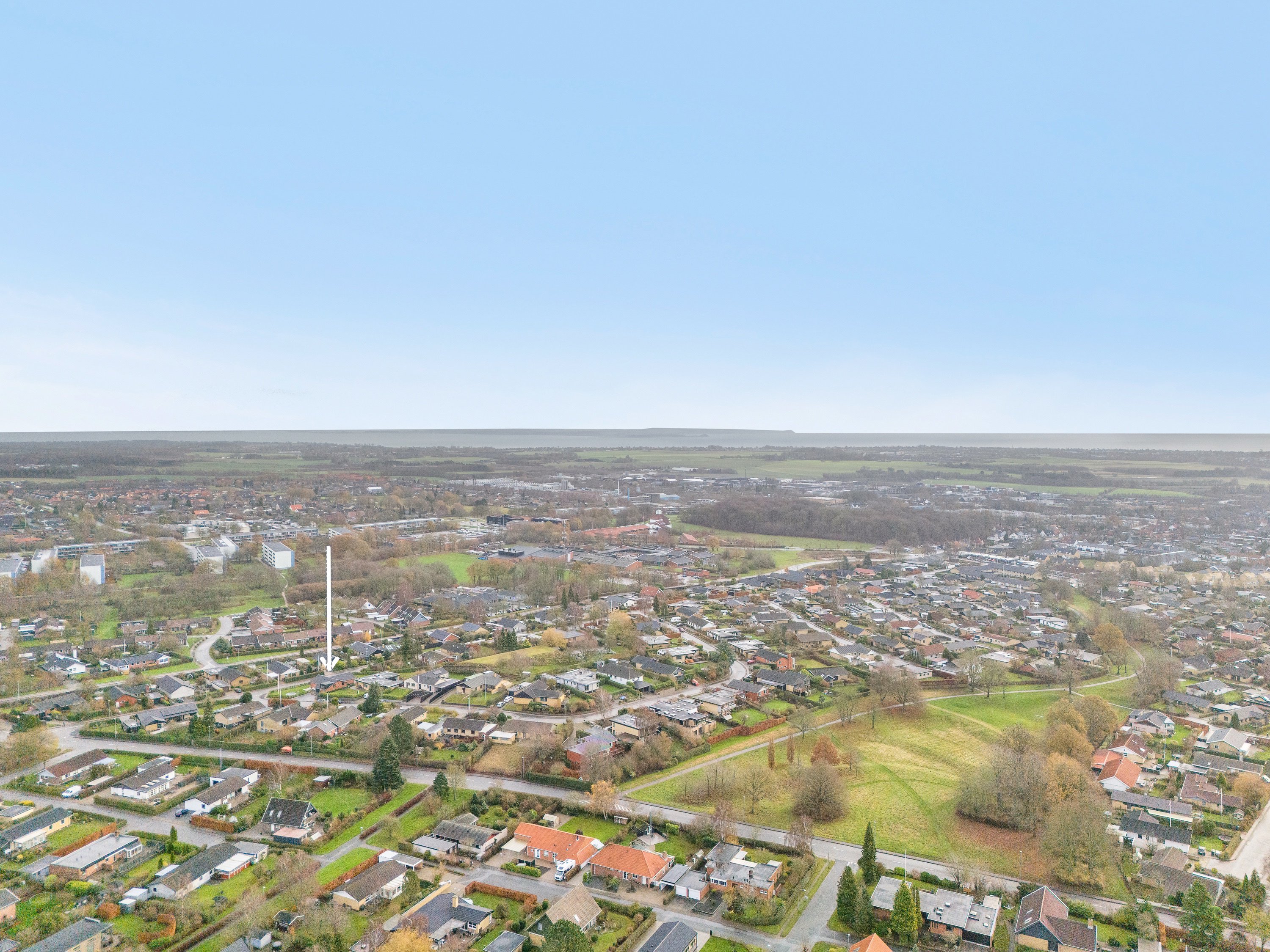 Fremhævet luftfoto billede i fuldskærmstilstand. Billede af Birkebakken 26, 8520 Lystrup