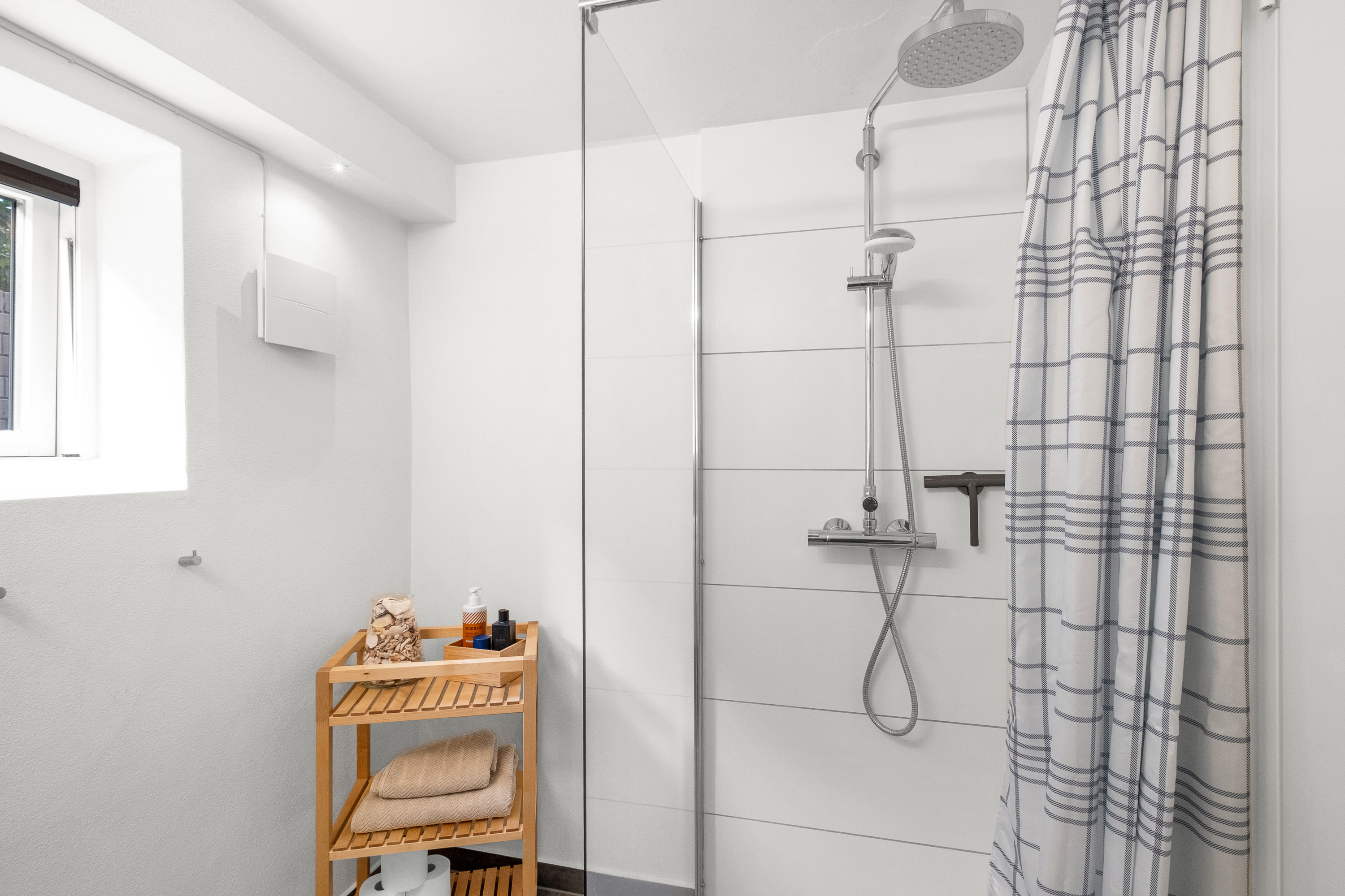 Fremhævet badeværelse billede i fuldskærmstilstand. Billede af Birkebakken 26, 8520 Lystrup